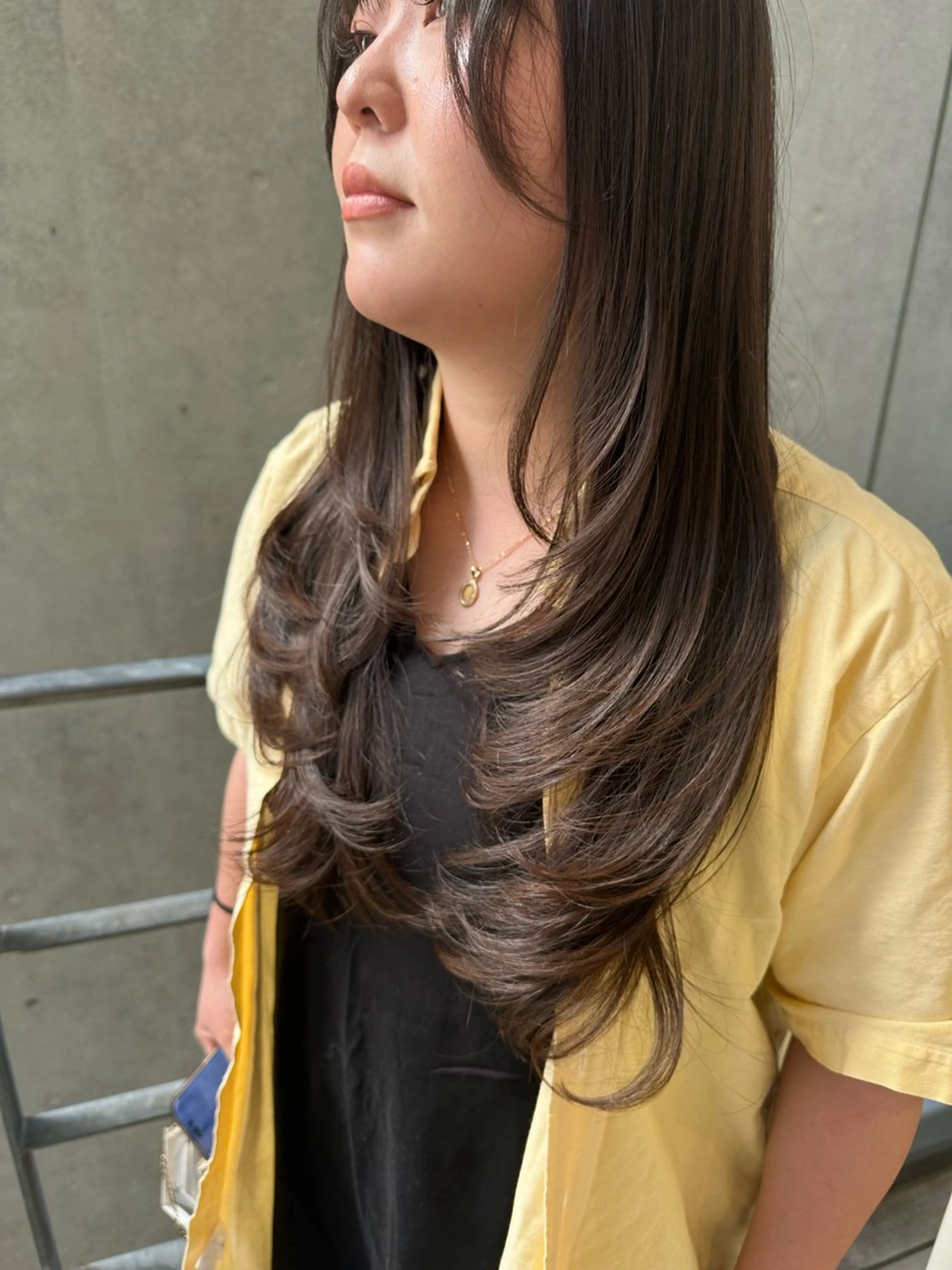 ロング カラー パーマ ヘアアレンジ ベージュカラー ブラウンカラー ブラウンベージュ 韓国風ヘア レイヤーカット カット ヘアカラー トリートメント VIVIE【ヴィヴィ】所属・髪質改善/韓国風 レイヤー/田村祐樹のヘアスタイル