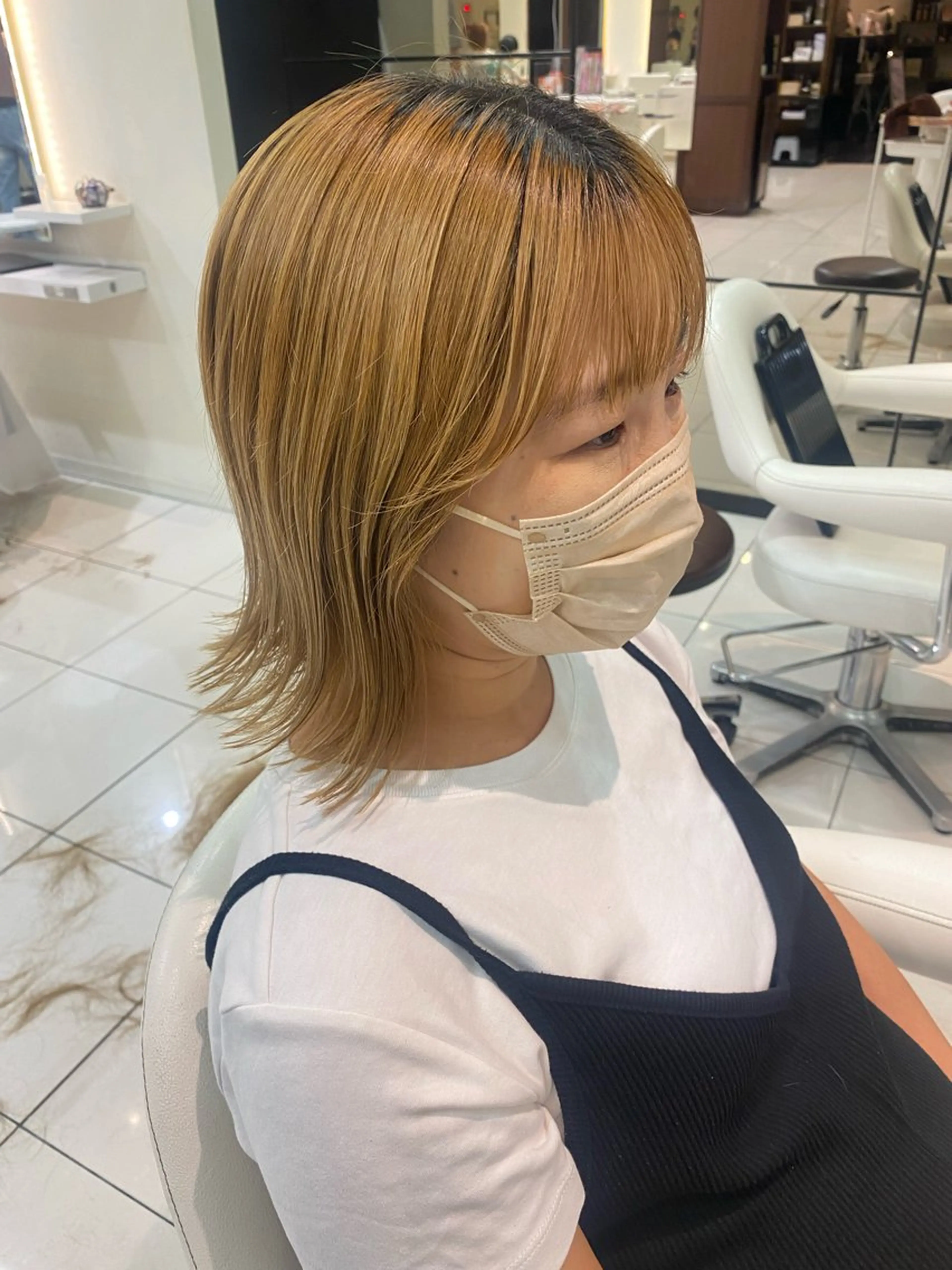 ミディアム 内山 歩美のヘアスタイル