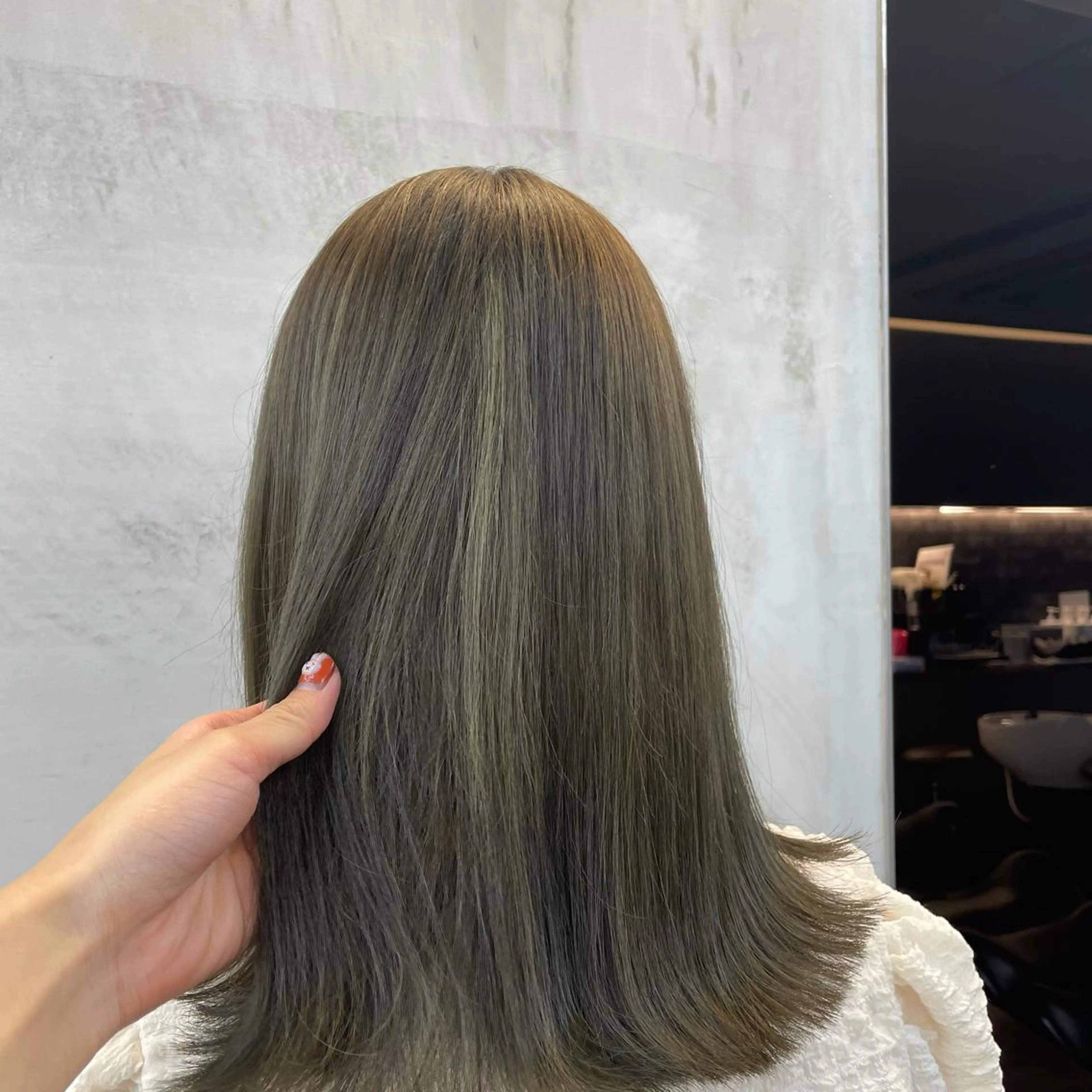 セミロング 🫧艶髪/ブリーチ 🐳honami🫧のヘアスタイル