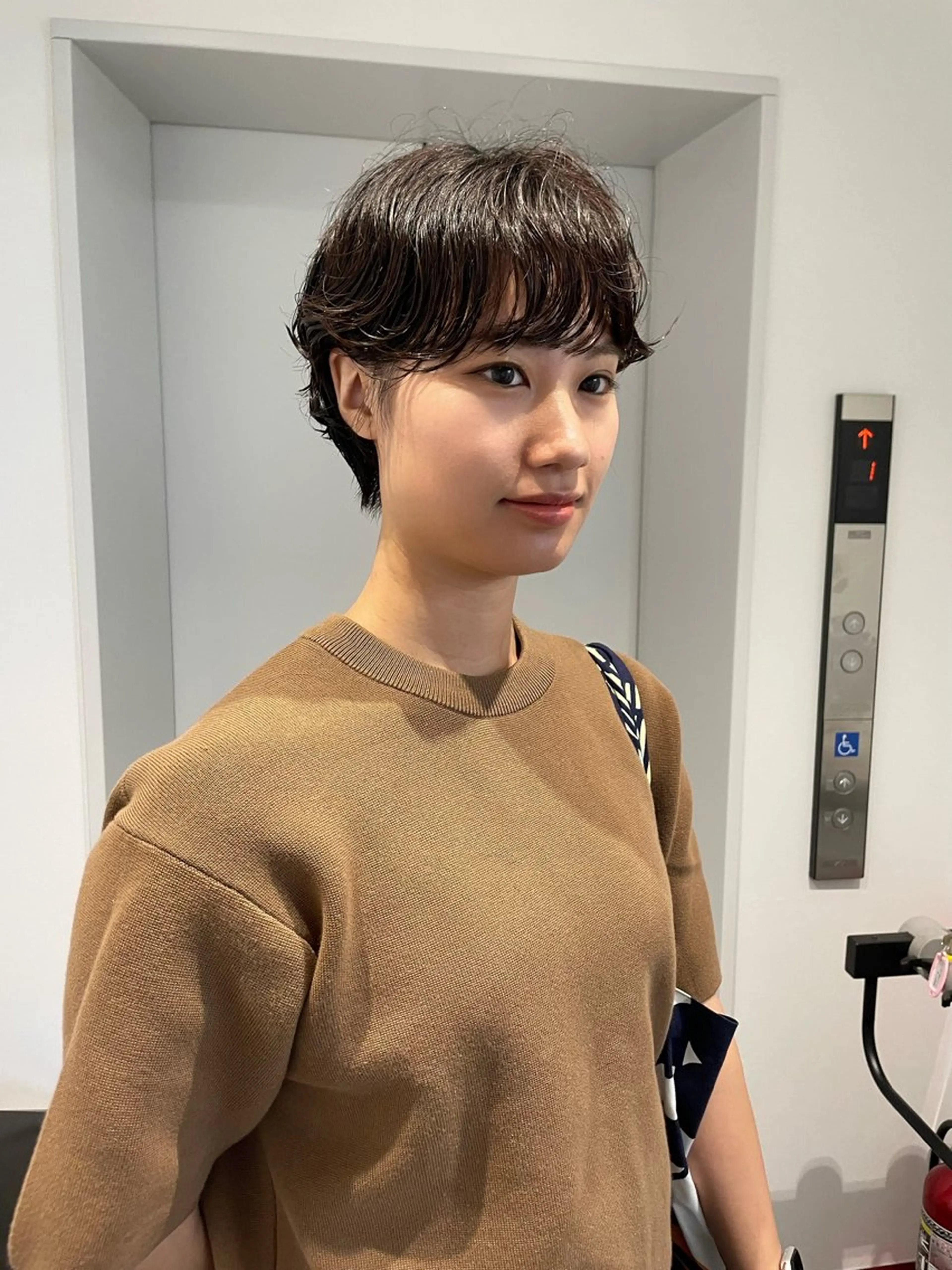 ショート パーマ ボブ レイヤーカット ショートヘア 縮毛矯正 ウルフカット カット パーマ レイヤーパーマ/ ショートパーマ/横浜のヘアスタイル