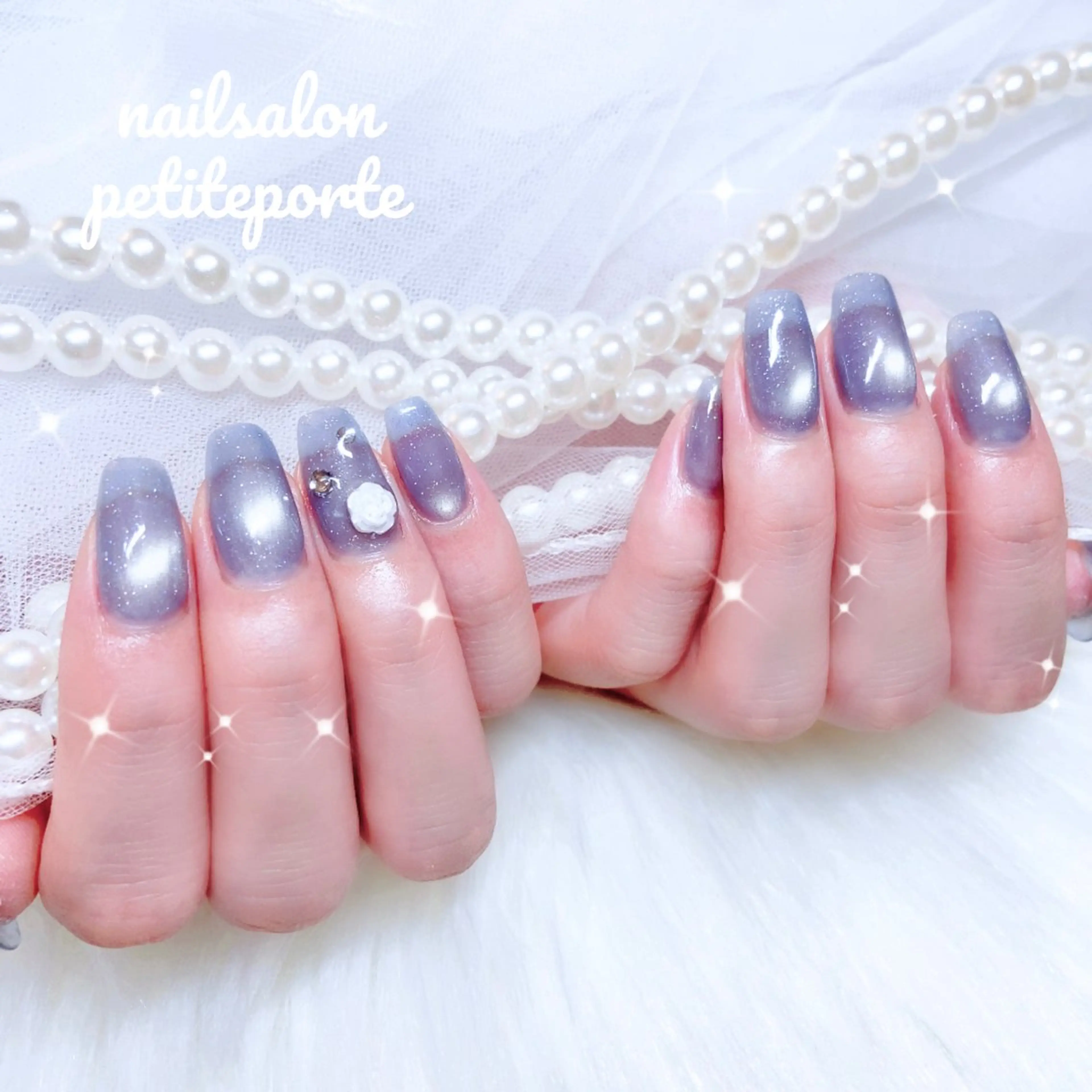 ネイル フラッシュネイル フラッシュマグ 氷ネイル・うるうるネイル ラメ(グリッター) 水色 フットネイル nailsalon petite porte所属・petite porteのネイルデザイン