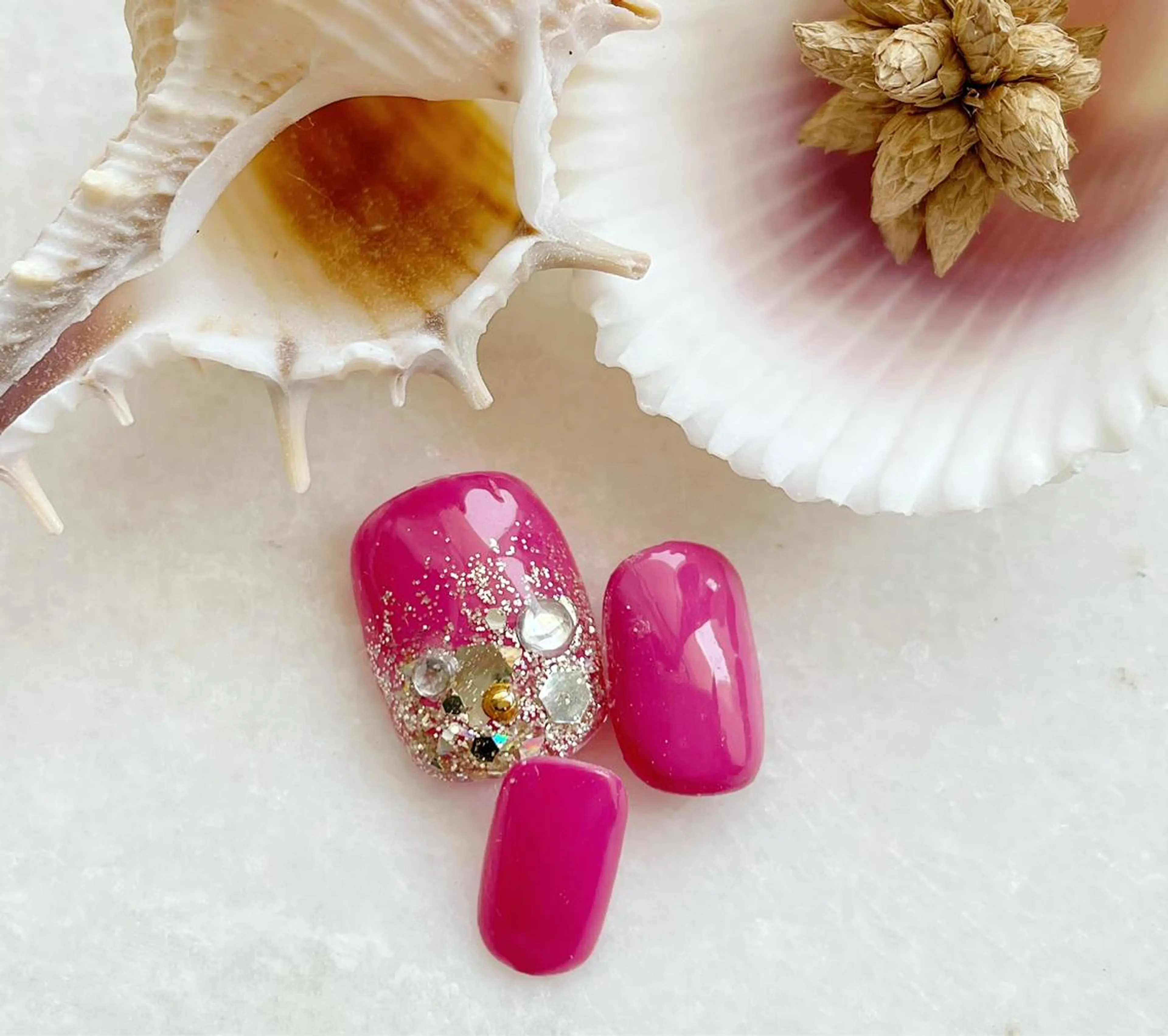 ネイル フットネイル ジェルネイル キラキラネイル パラジェル フットネイル Satomi  のネイルデザイン