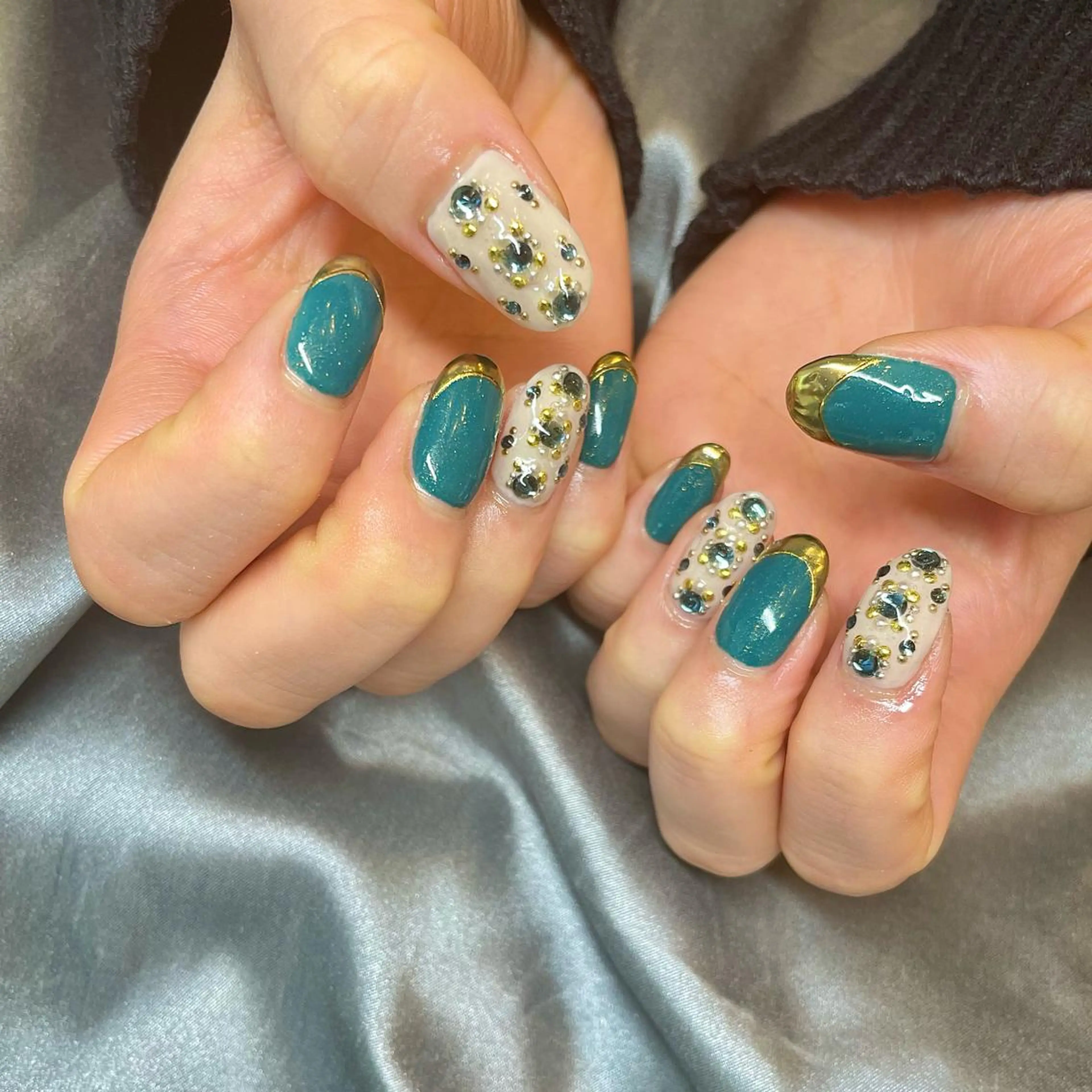 セミロング カラー パーマ ヘアアレンジ メンズ キッズ ネイル マツエク・マツパ アイブロウ フレンチネイル グリーン ミラーネイル nail&eye Aoのマツエク・マツパデザイン