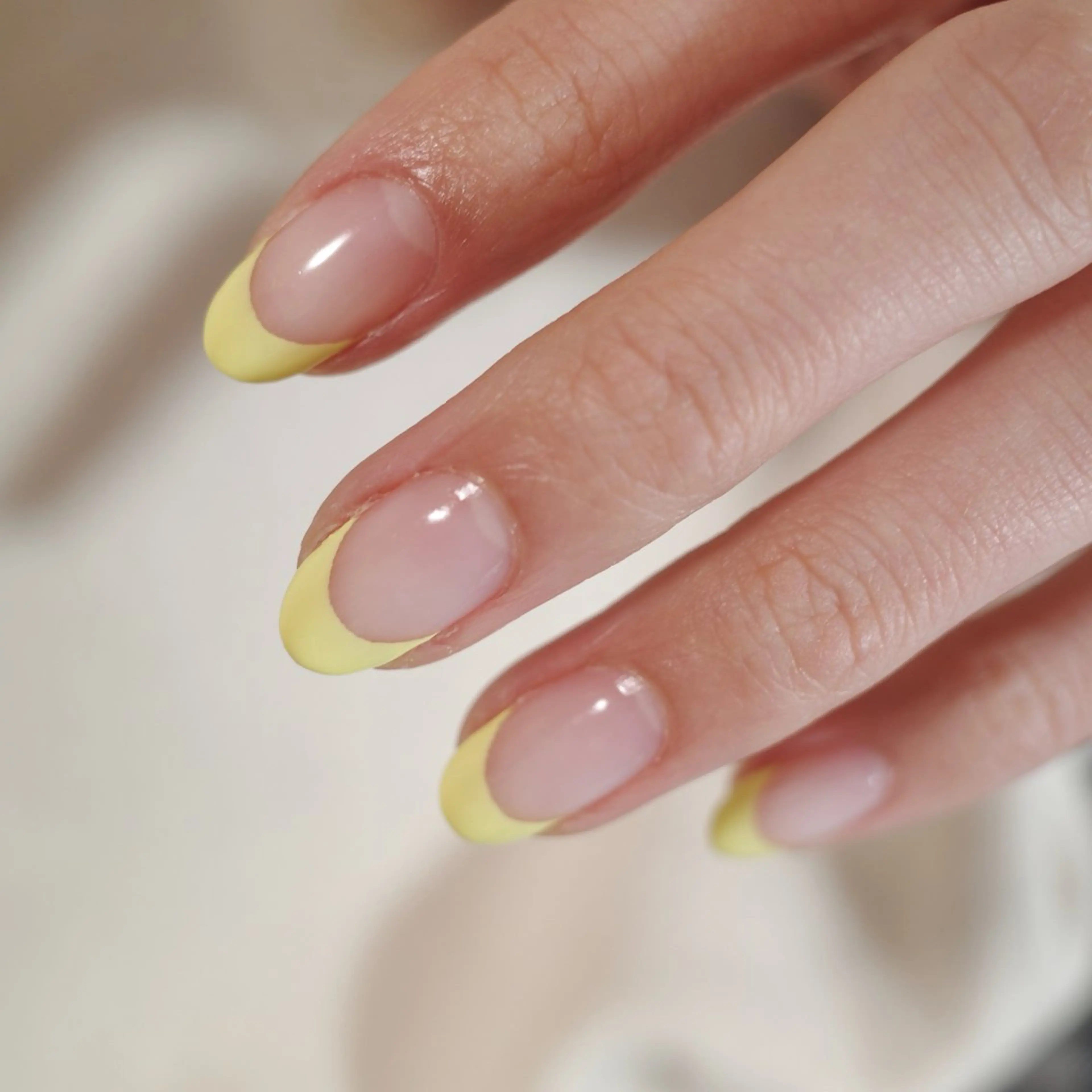 フレンチネイル(ケア込み)の写真