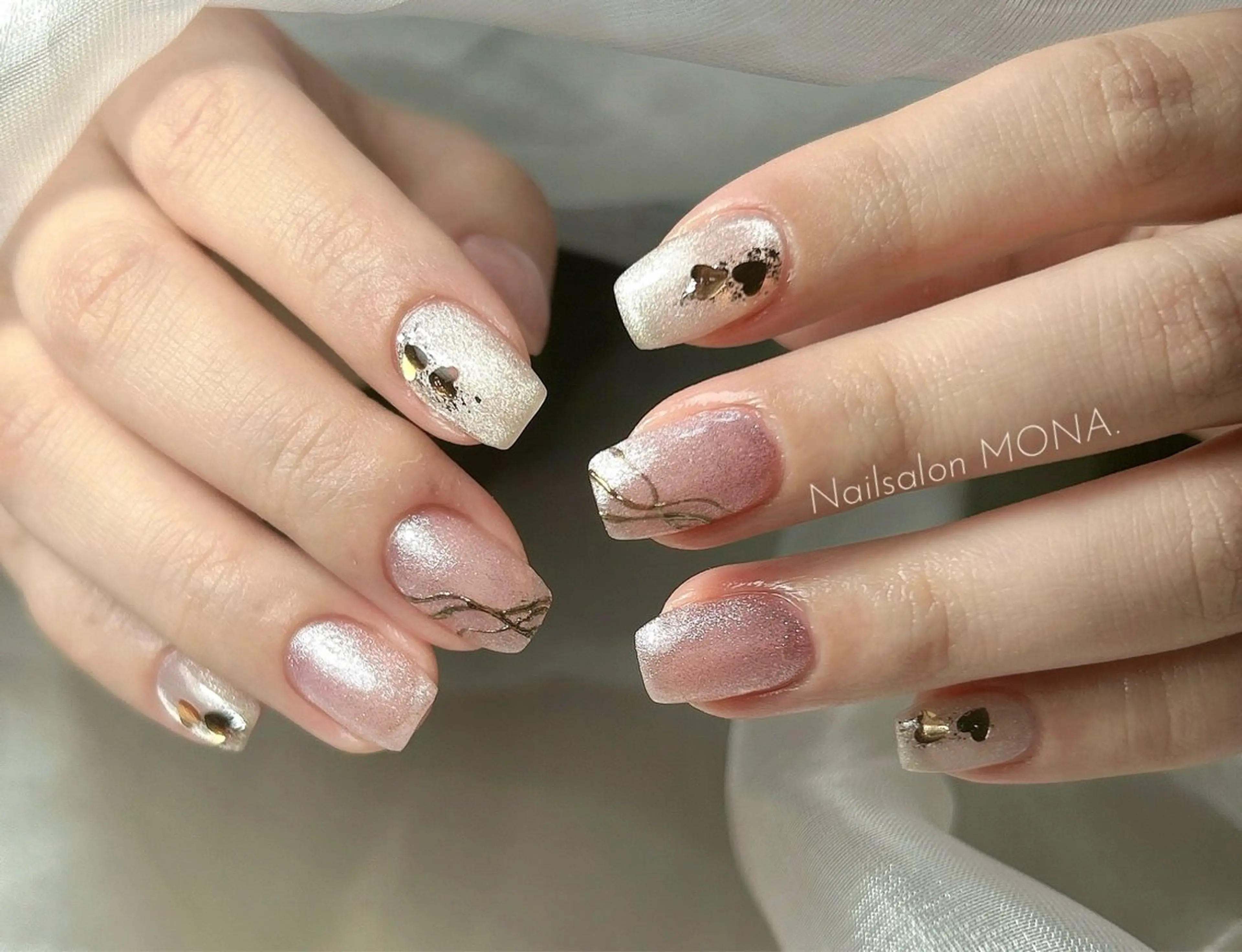 ネイル ゴールド ハート マグネットネイル ハンドネイル Nailsalon MONA.のネイルデザイン