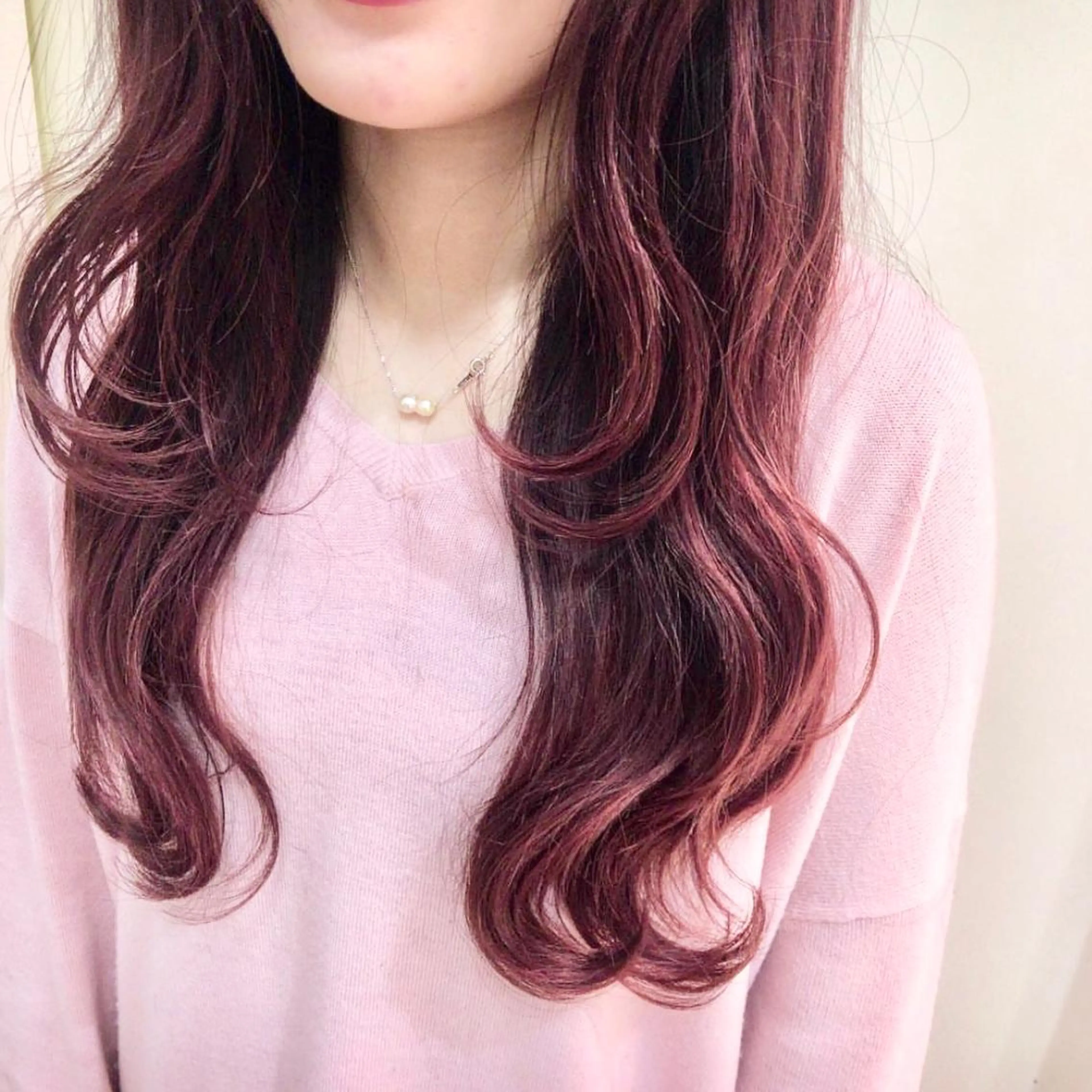 ロング カラー ブリーチ カシス ブリーチなしカラー ピンクカラー カット ヘアカラー 山田 里美のヘアスタイル