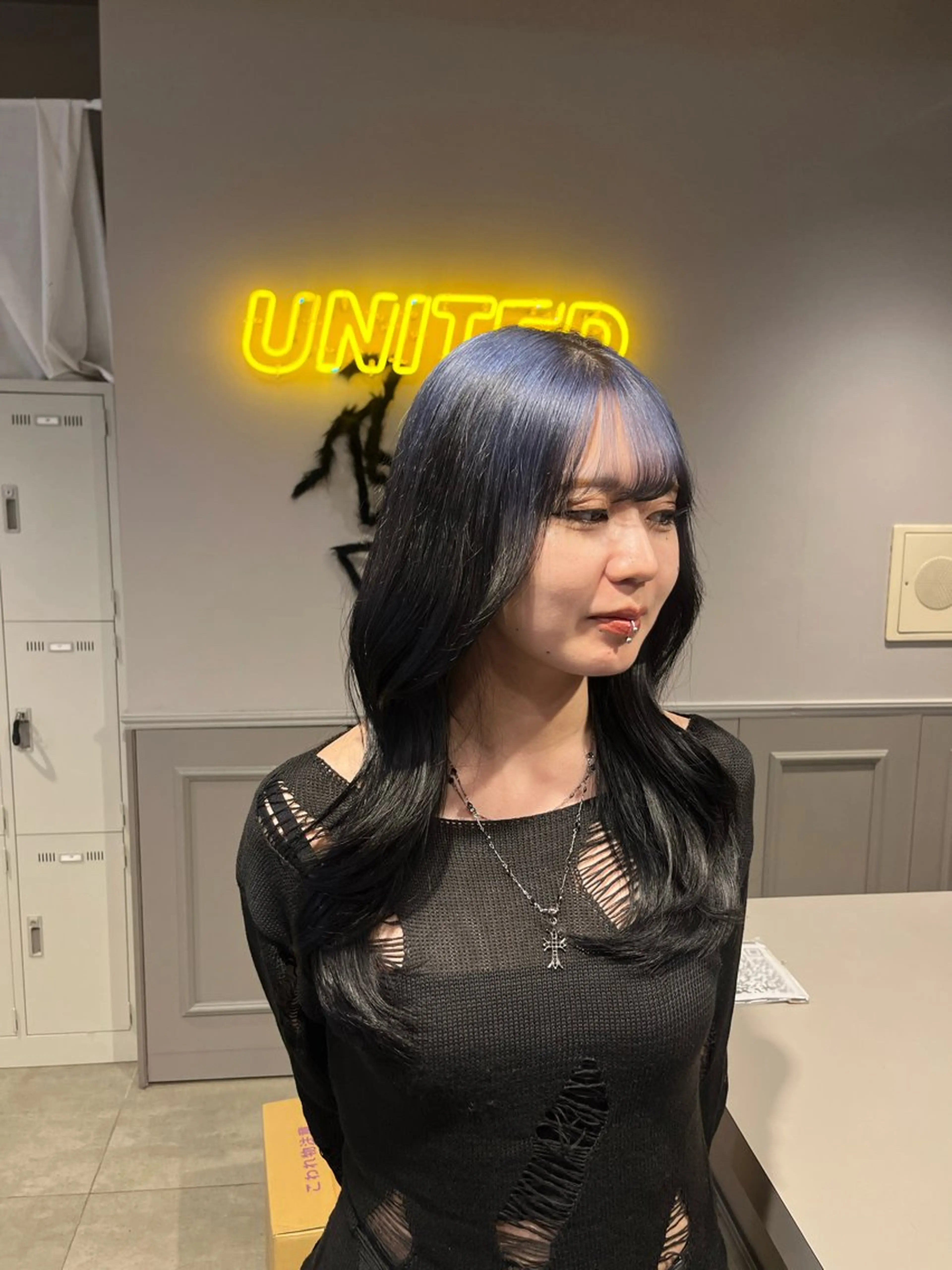 ロング ヘアカラー トリートメント ヘッドスパ ヘアセット 寒色＆ブリーチ特化 寒色MiOのヘアスタイル