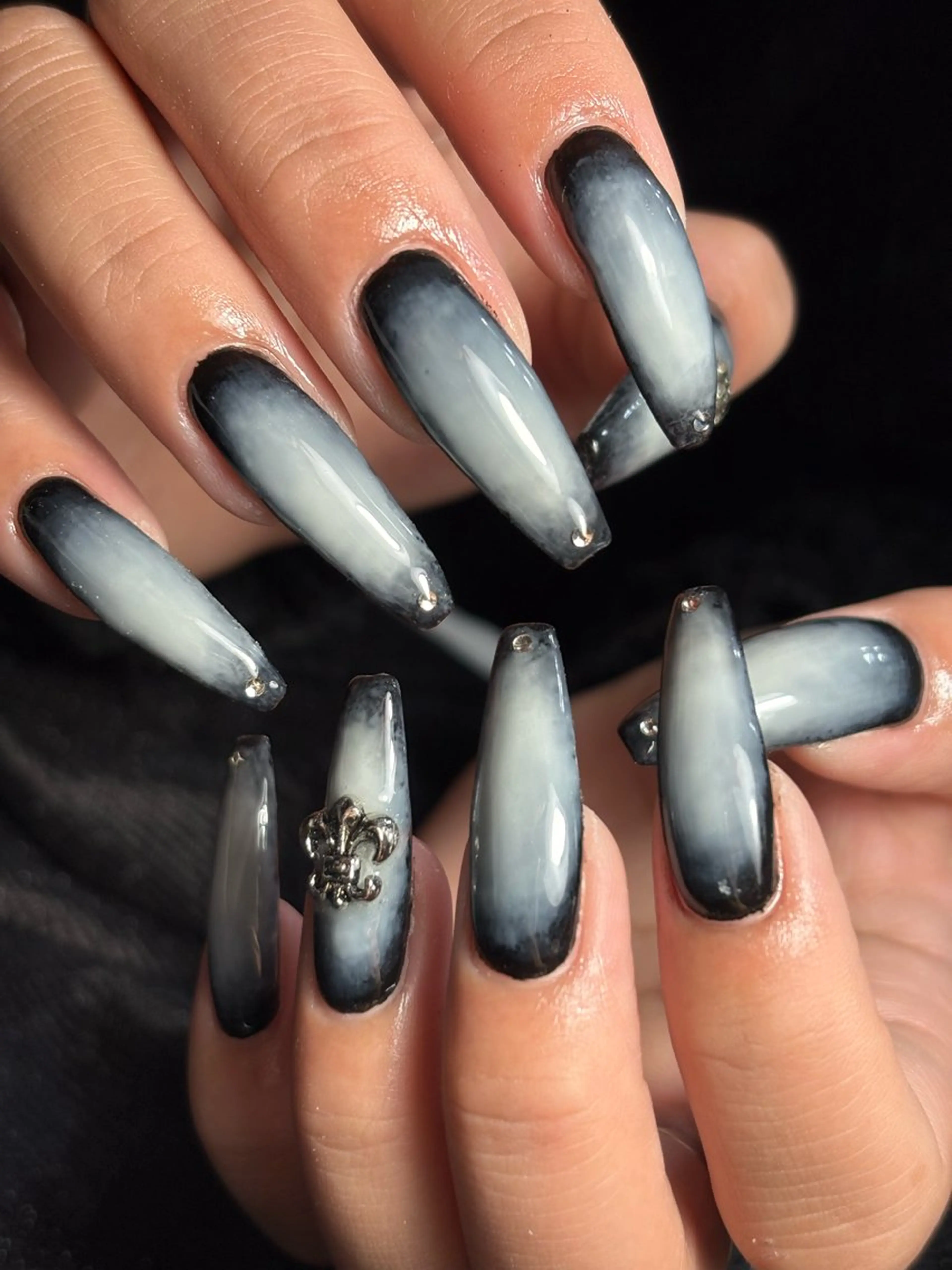 ネイル ハンドネイル フットネイル ✴︎ Delightのネイルデザイン