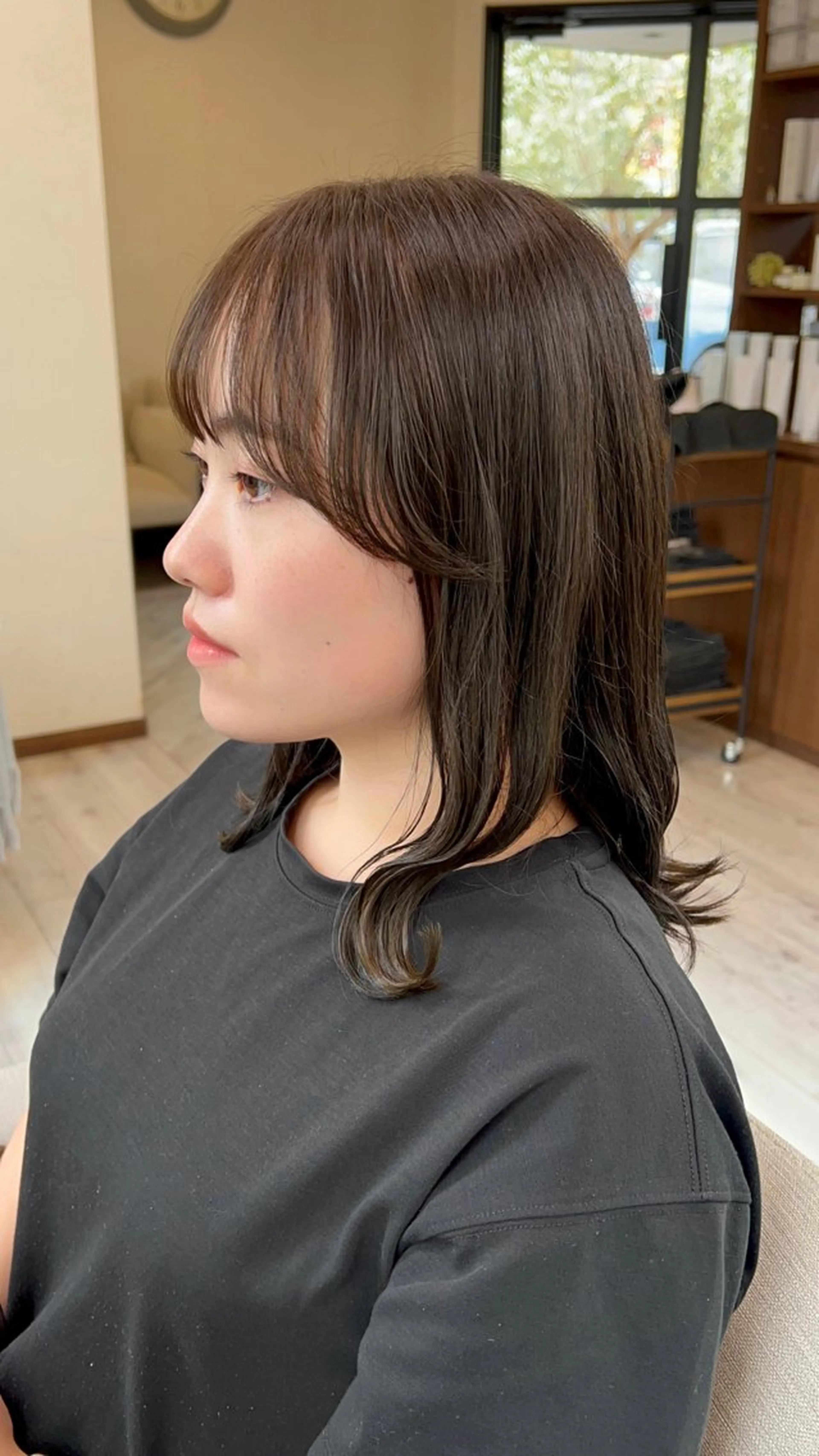 ミディアム カラー オリーブカラー カット ヘアカラー amiehairroom所属・むらたナチュラルパー マ🌀透明感カラーのヘアスタイル