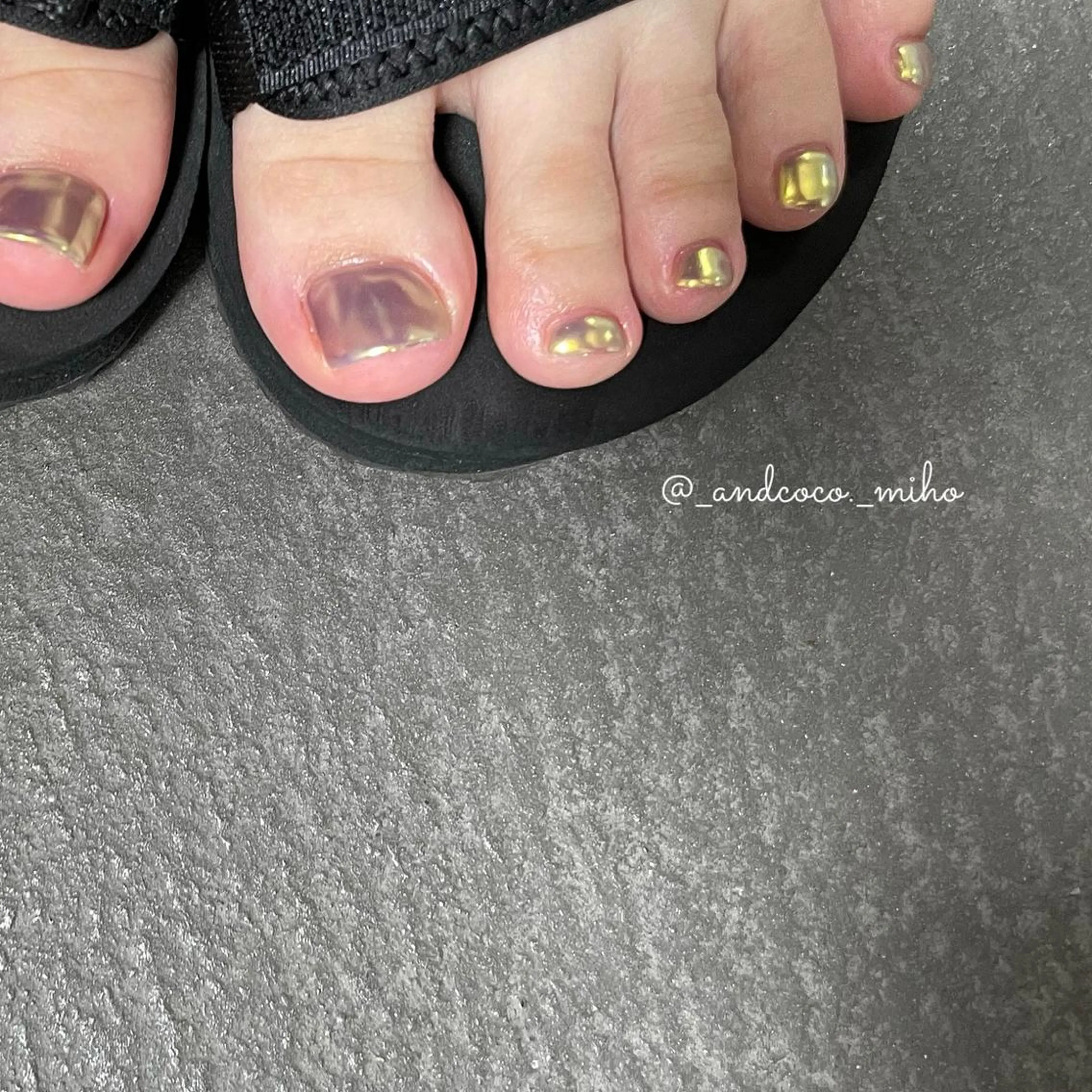 ネイル オーロラネイル フットネイル I'm Me.所属・Nailist〻 mihoのネイルデザイン