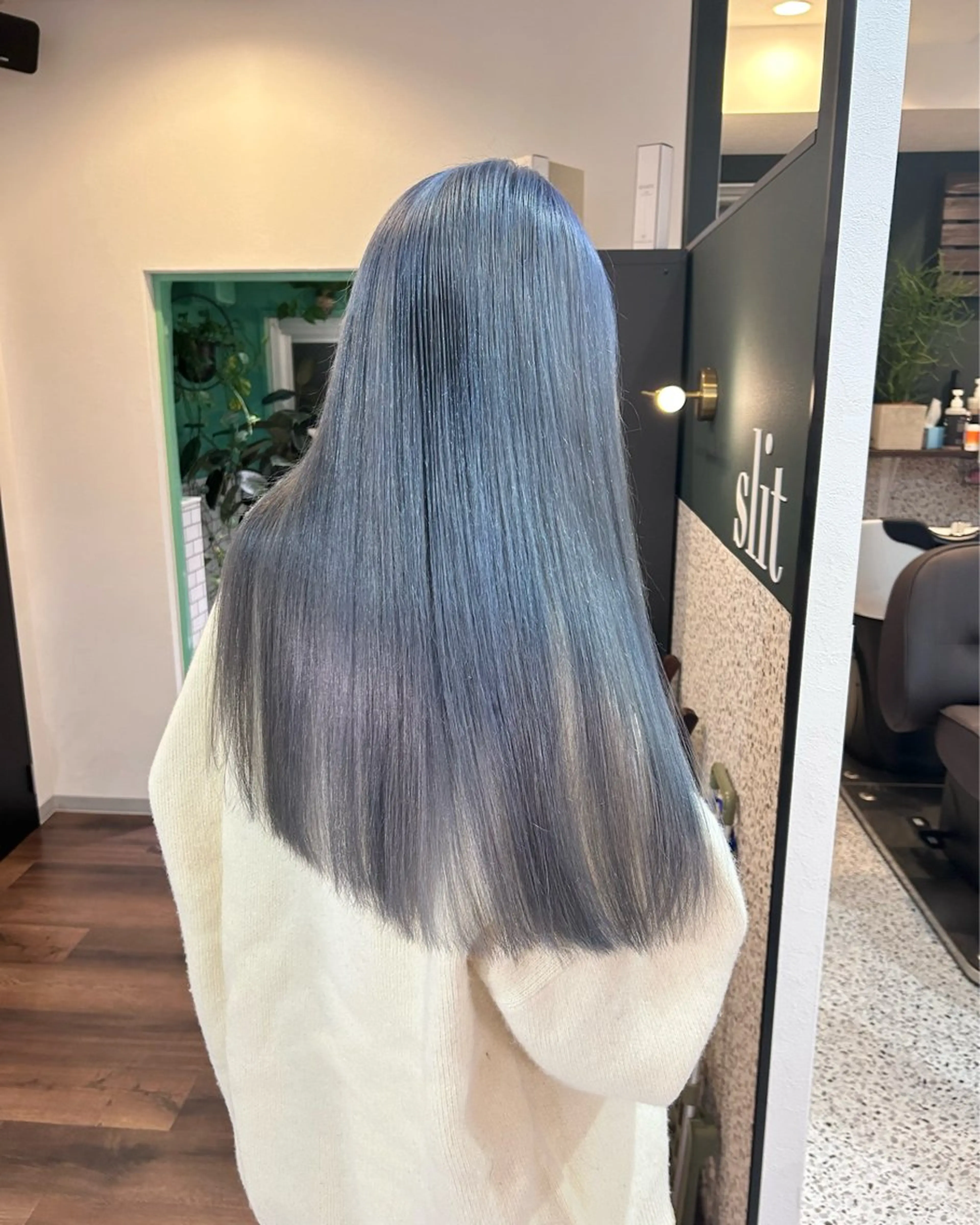 ロング カラー ブリーチ ブロンド ブルーカラー ホワイトブロンド カット ヘアカラー トリートメント FRAME+spa&hair roomなんば駅前店所属・🌸MAYU🌸 ハイトーン➕レイヤーのヘアスタイル