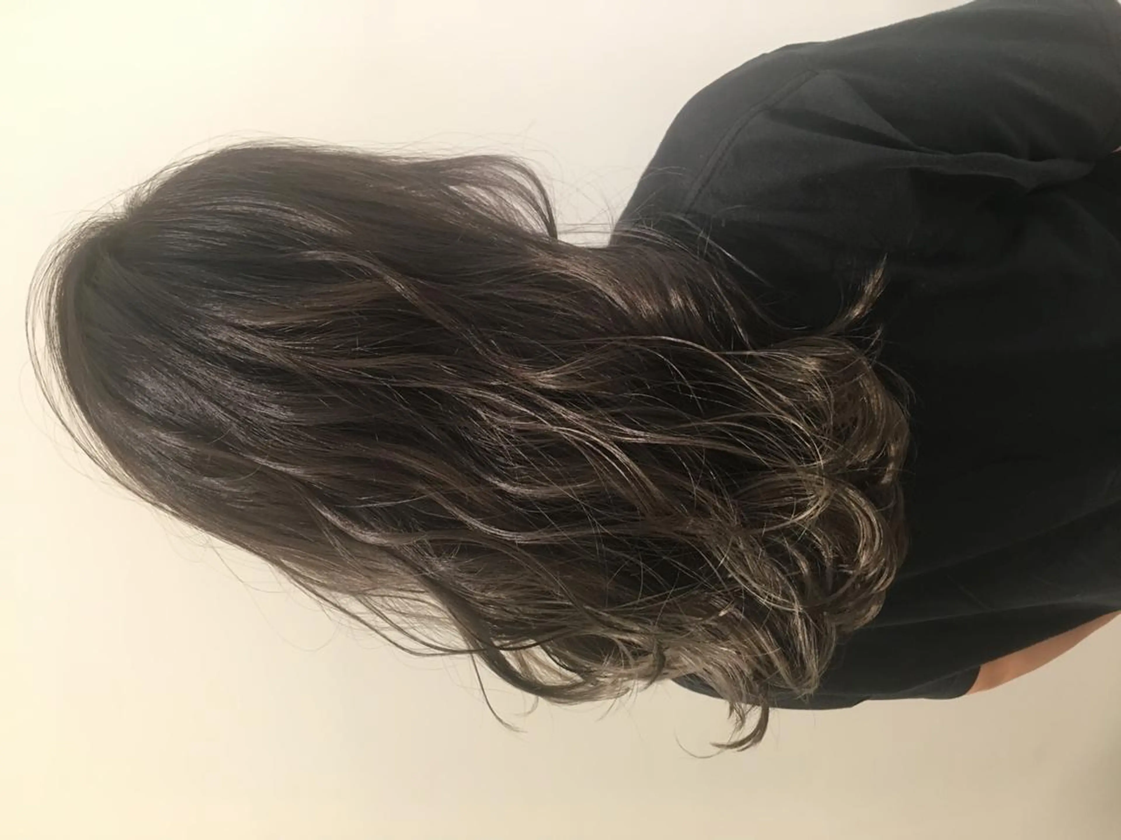 ミディアム due hair 京都駅前店 MILBON オージュア認定サロン【デューヘアー】所属・ハイトーンブリーチ 土坂 由志【京都】のヘアスタイル