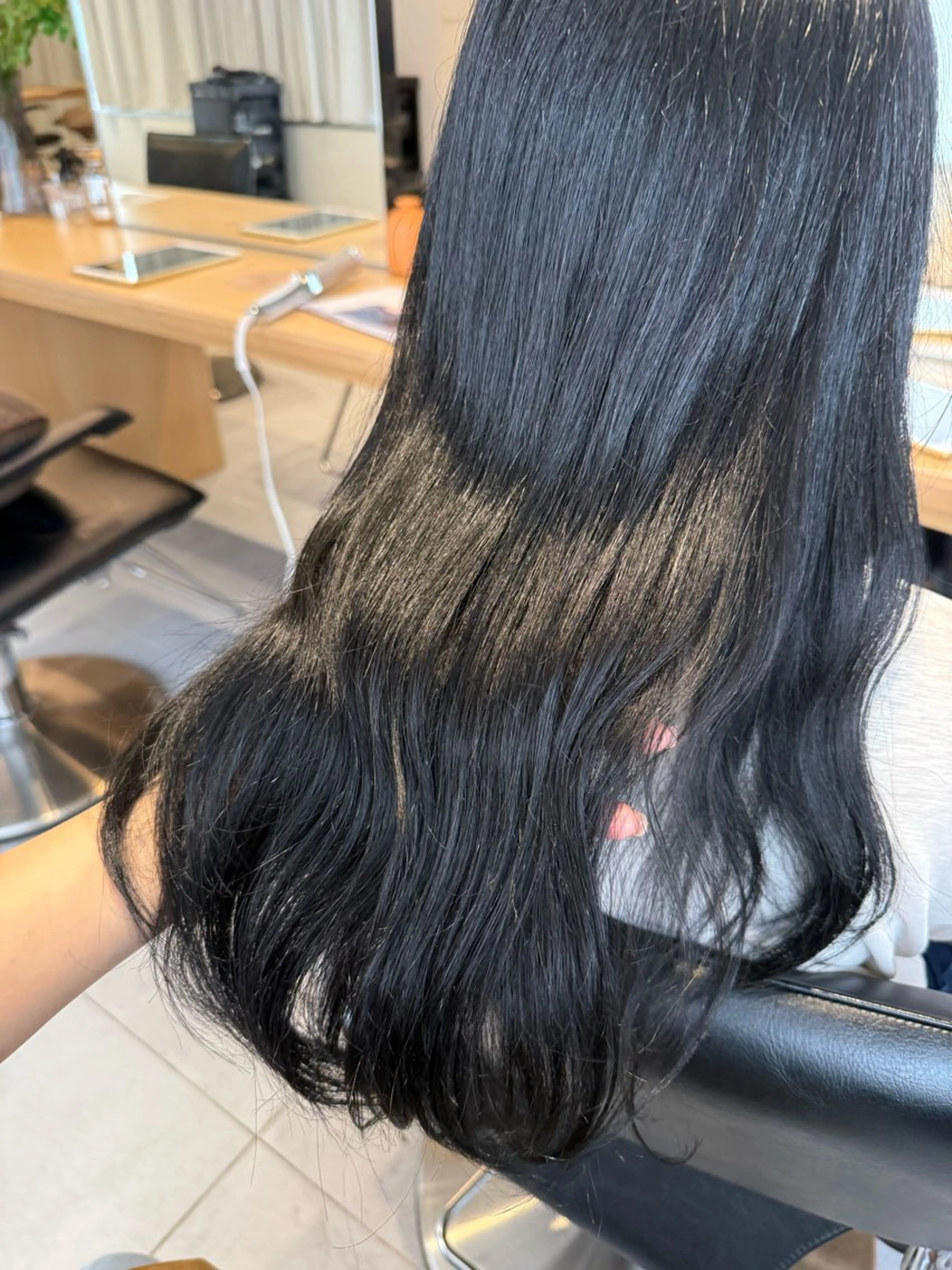 ロング カラー パーマ ヘアアレンジ ストレートパーマ カット ヘアカラー 縮毛矯正 上品な透明感カラー/ 表参道/MIKUのヘアスタイル