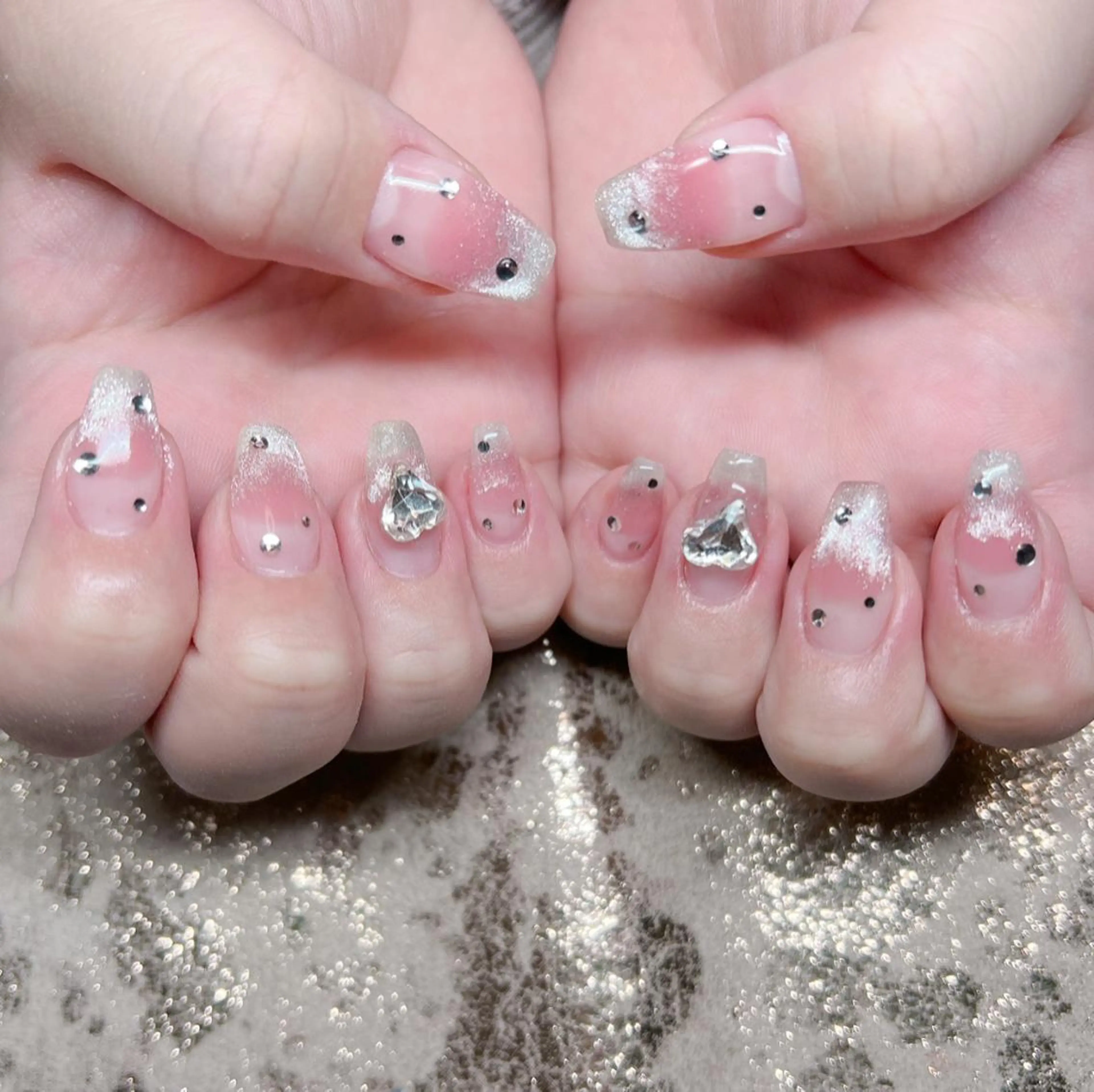 ジェルやり放題☆シール、パーツも付け放題！の写真