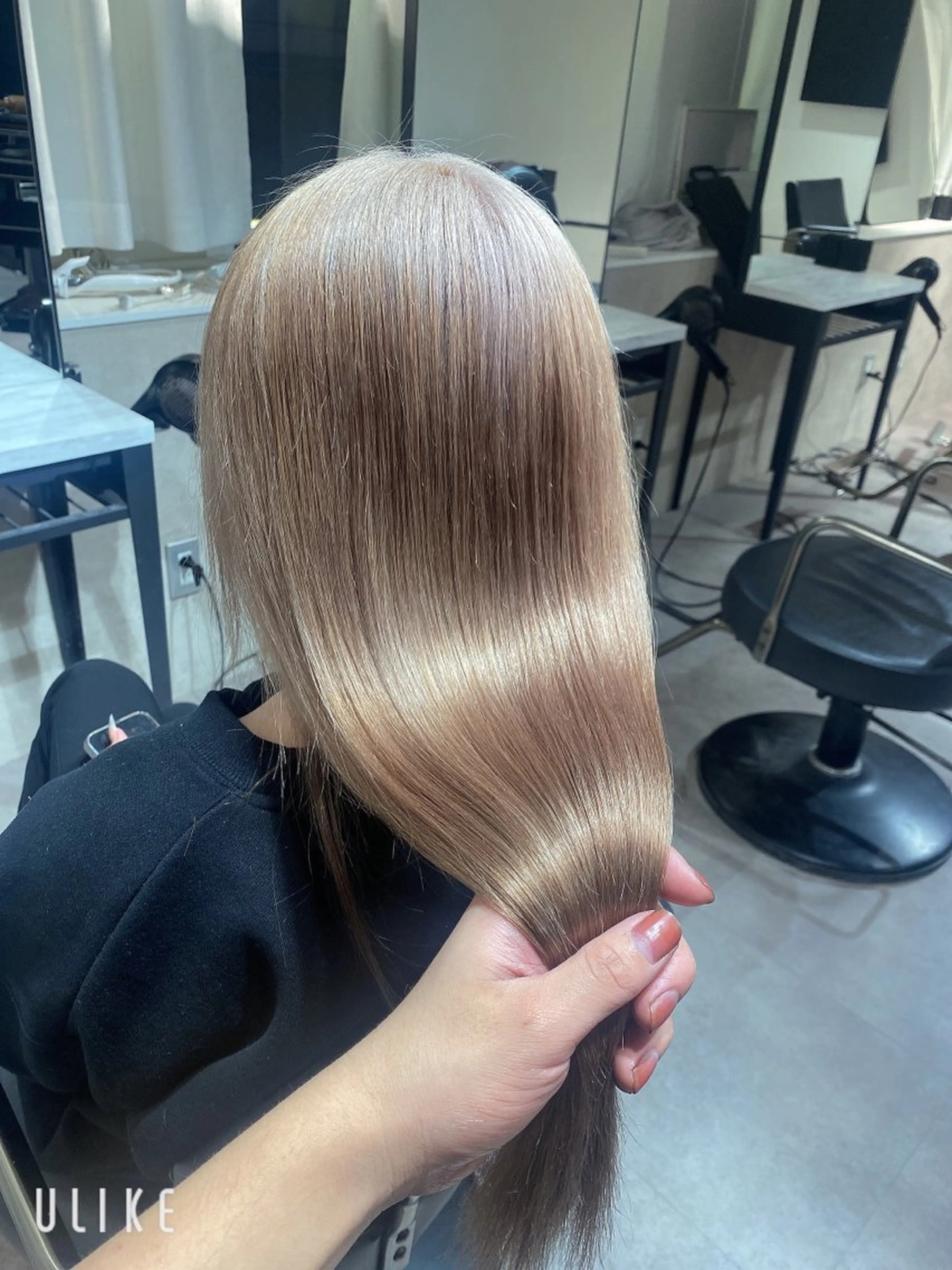 カラー ベージュカラー ミルクティーベージュ ヘアカラー ヘアセット Seleneコウキ ブリーチ/ハイトーンのヘアスタイル