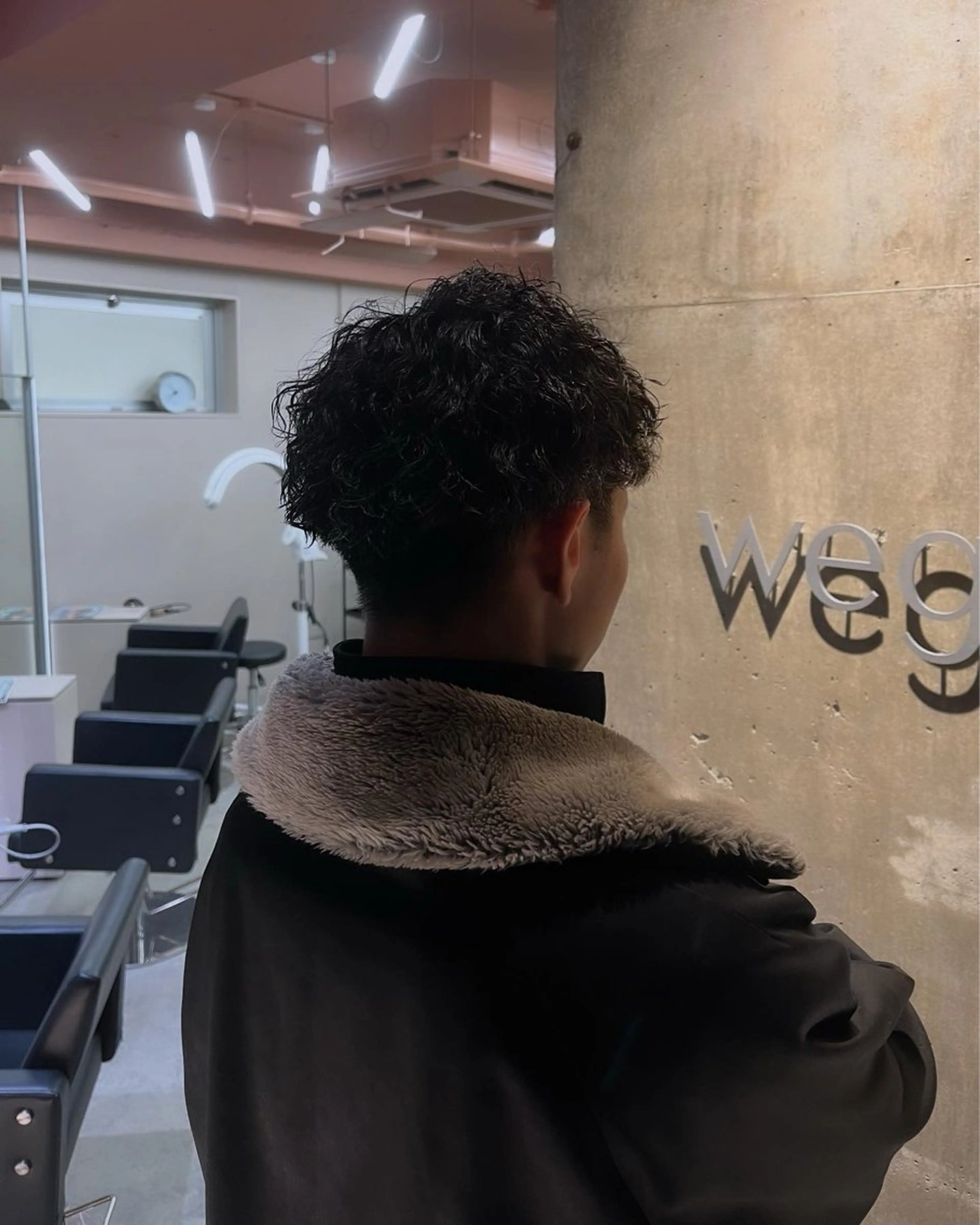 ショート パーマ メンズ メンズパーマ 髪質改善 縮毛矯正 ストレートパーマ パーマ RONND   Weg所属・海瑠万／メンズパーマ ／ブリーチ／フェードのヘアスタイル