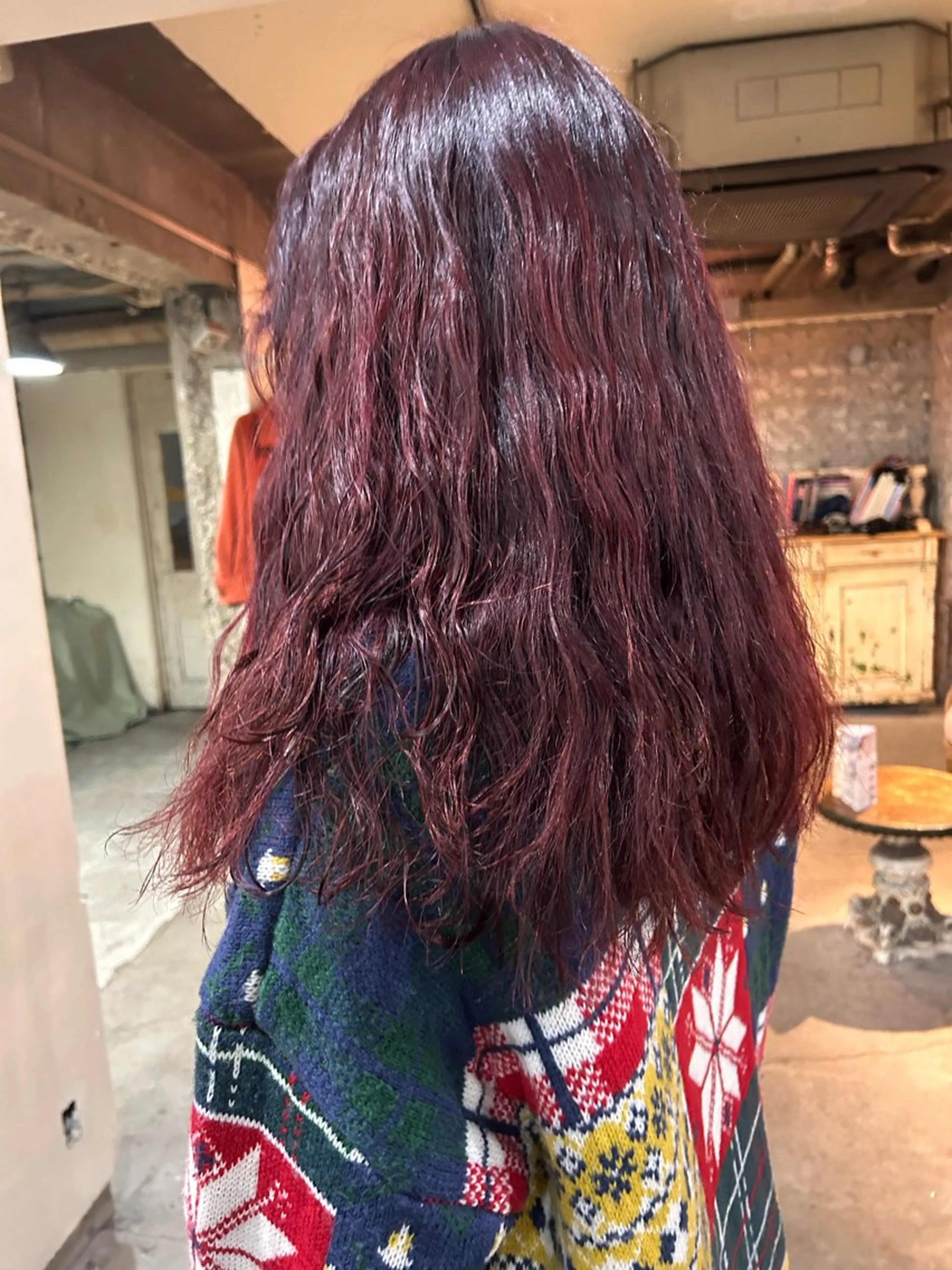 ロング カラー パーマ レッドカラー バイオレットカラー スパイラルパーマ お任せヘア☘️☘️ 及川渚のヘアスタイル