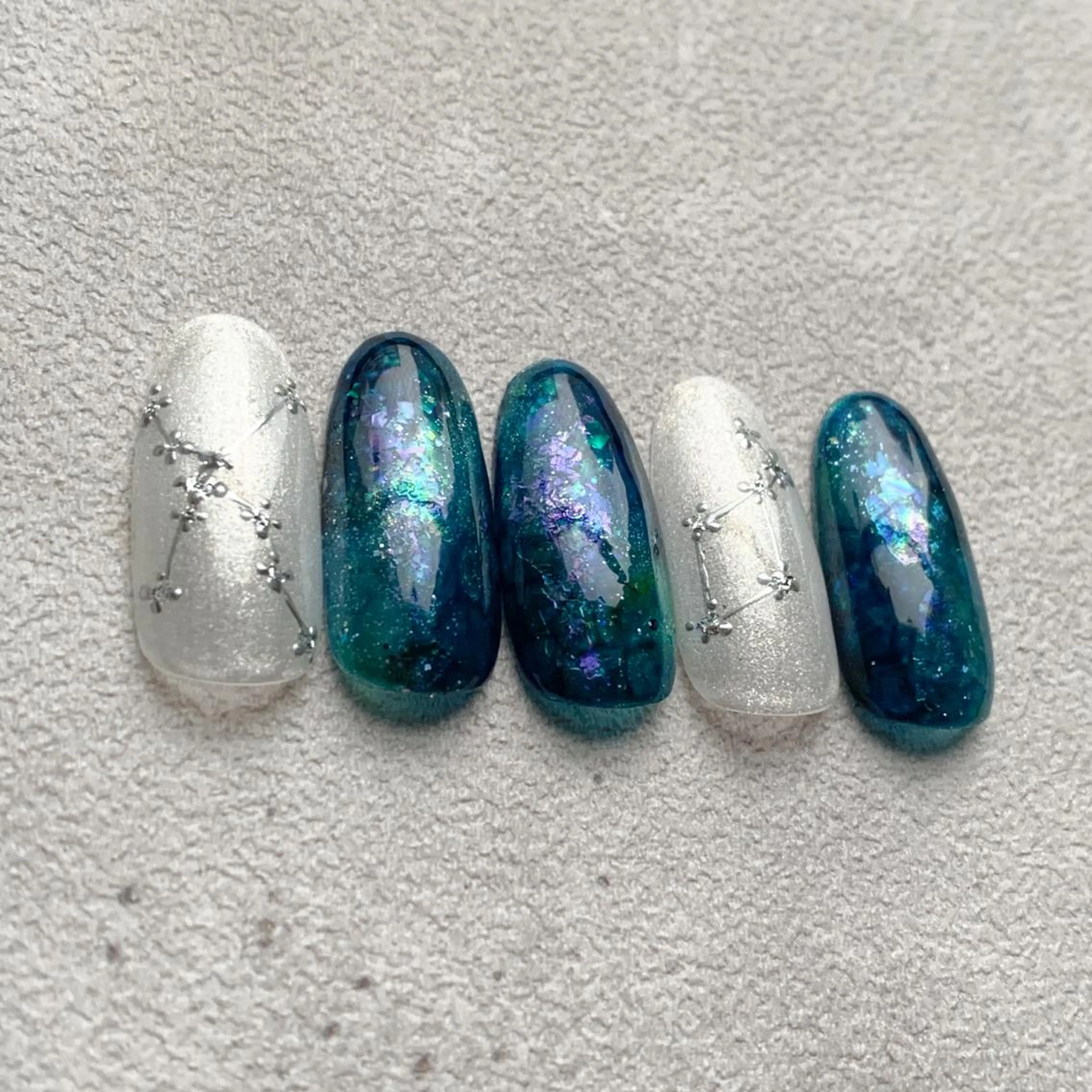 ネイル ハンドネイル atelier FIORITURA所属・FIORITURA aiのネイルデザイン