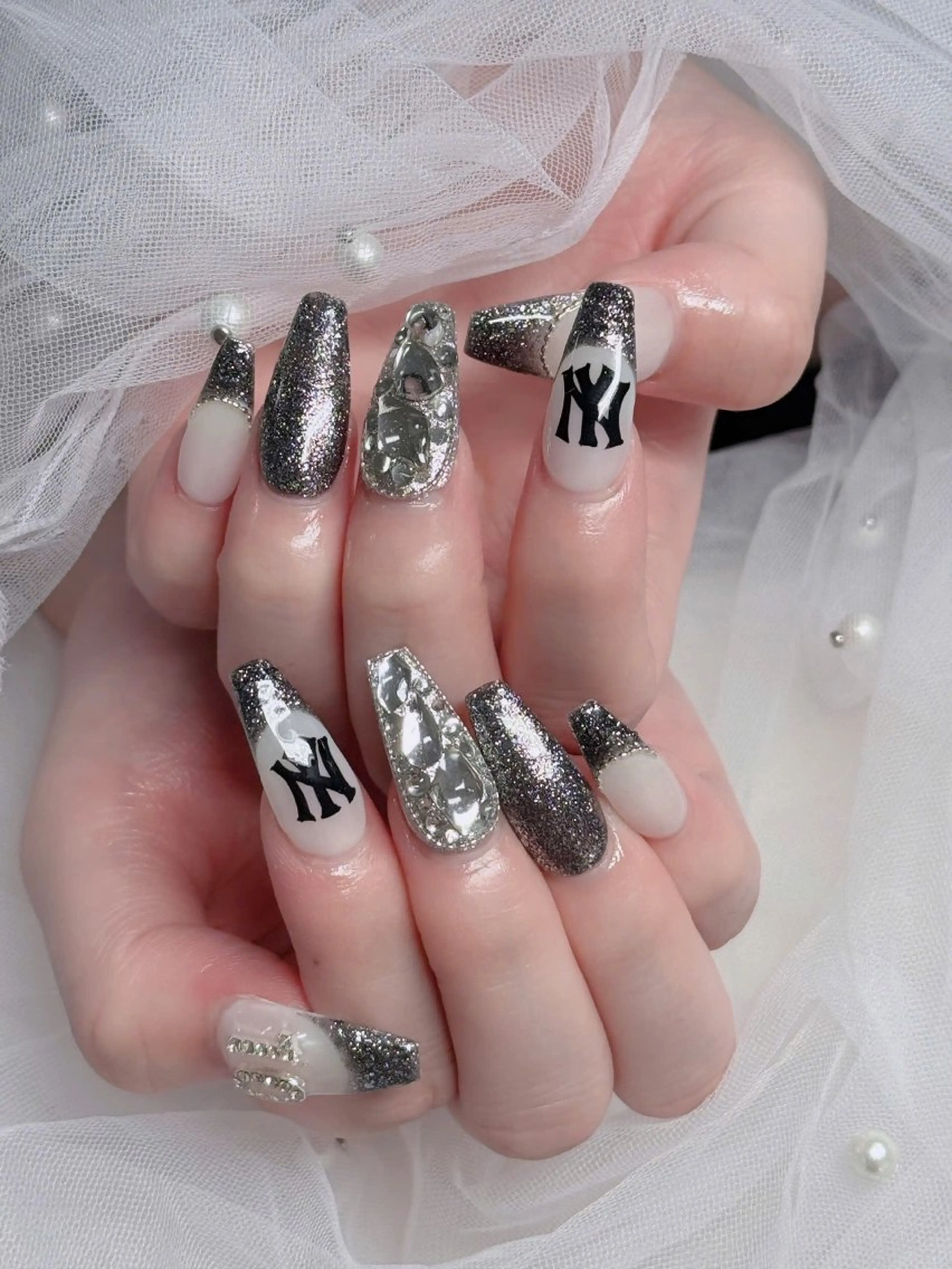 ネイル フレンチネイル ジェルネイル ハロウィン キラキラネイル 韓国ネイル H.baby Nail Salonのネイルデザイン