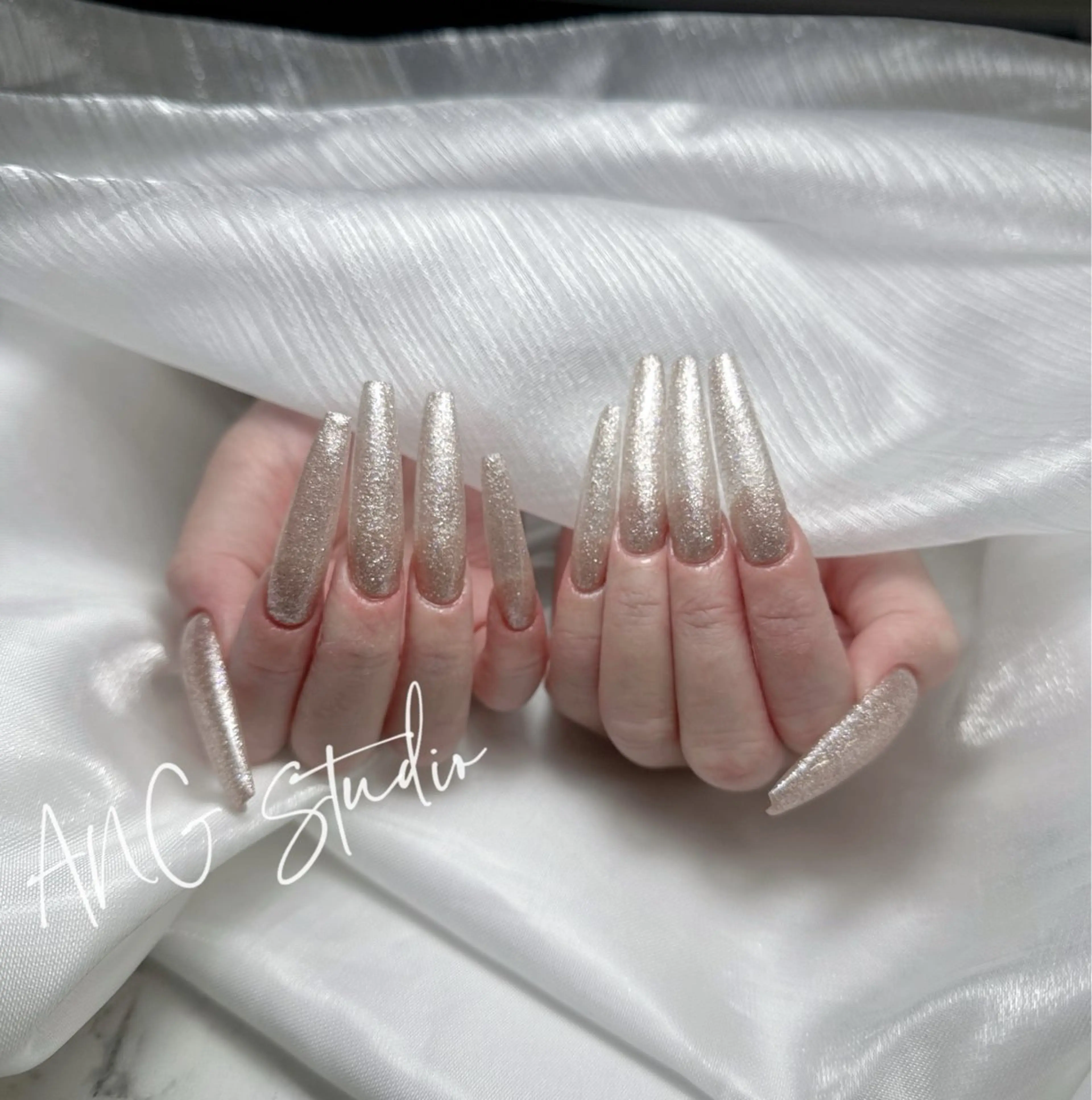 ネイル ロングネイル ANG Studioのネイルデザイン