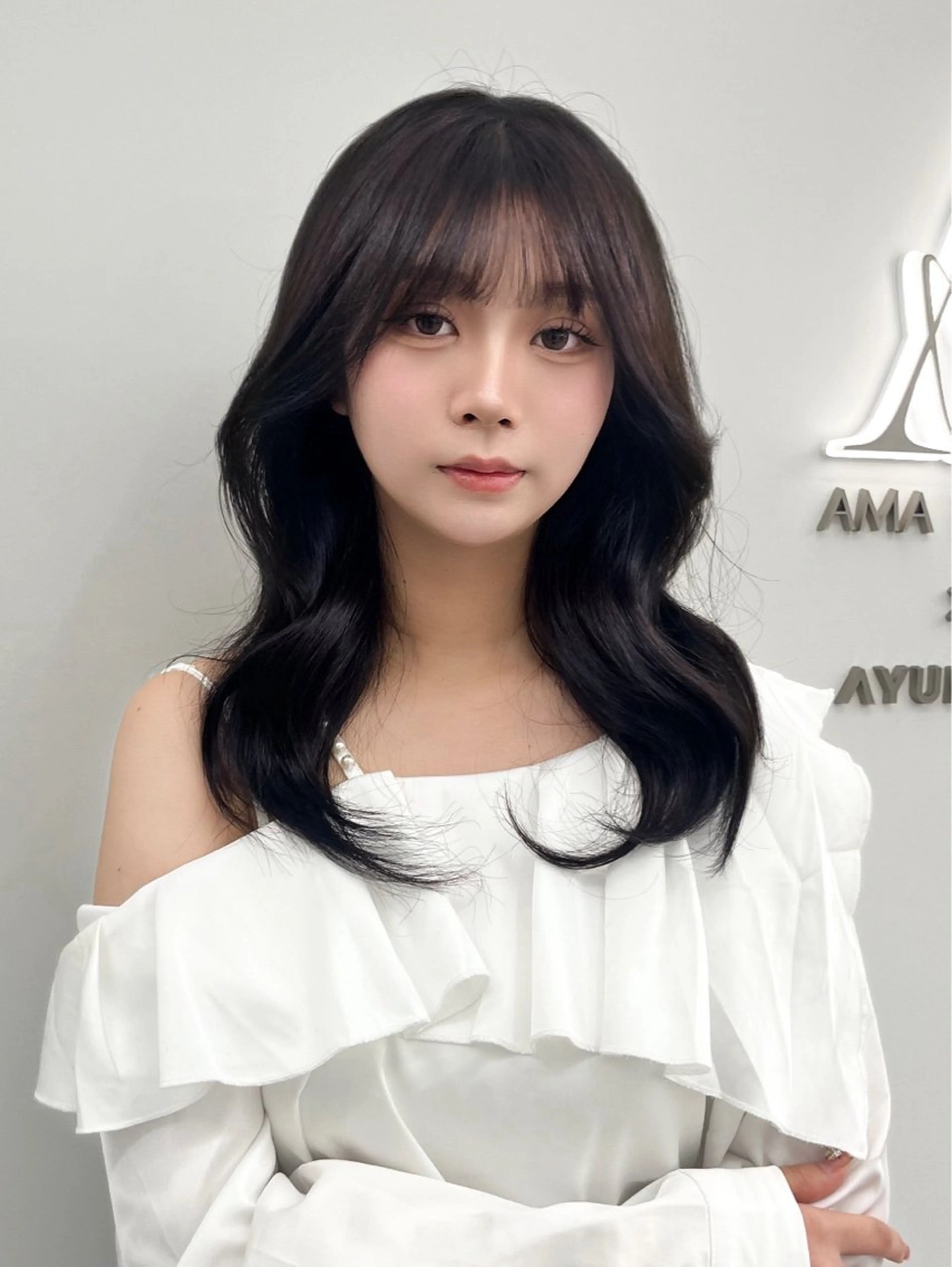 カラー アッシュ ベージュカラー 黒髪 ブリーチ ブルーカラー 透明感カラー✨🩵 韓国ヘアkanatoのヘアスタイル