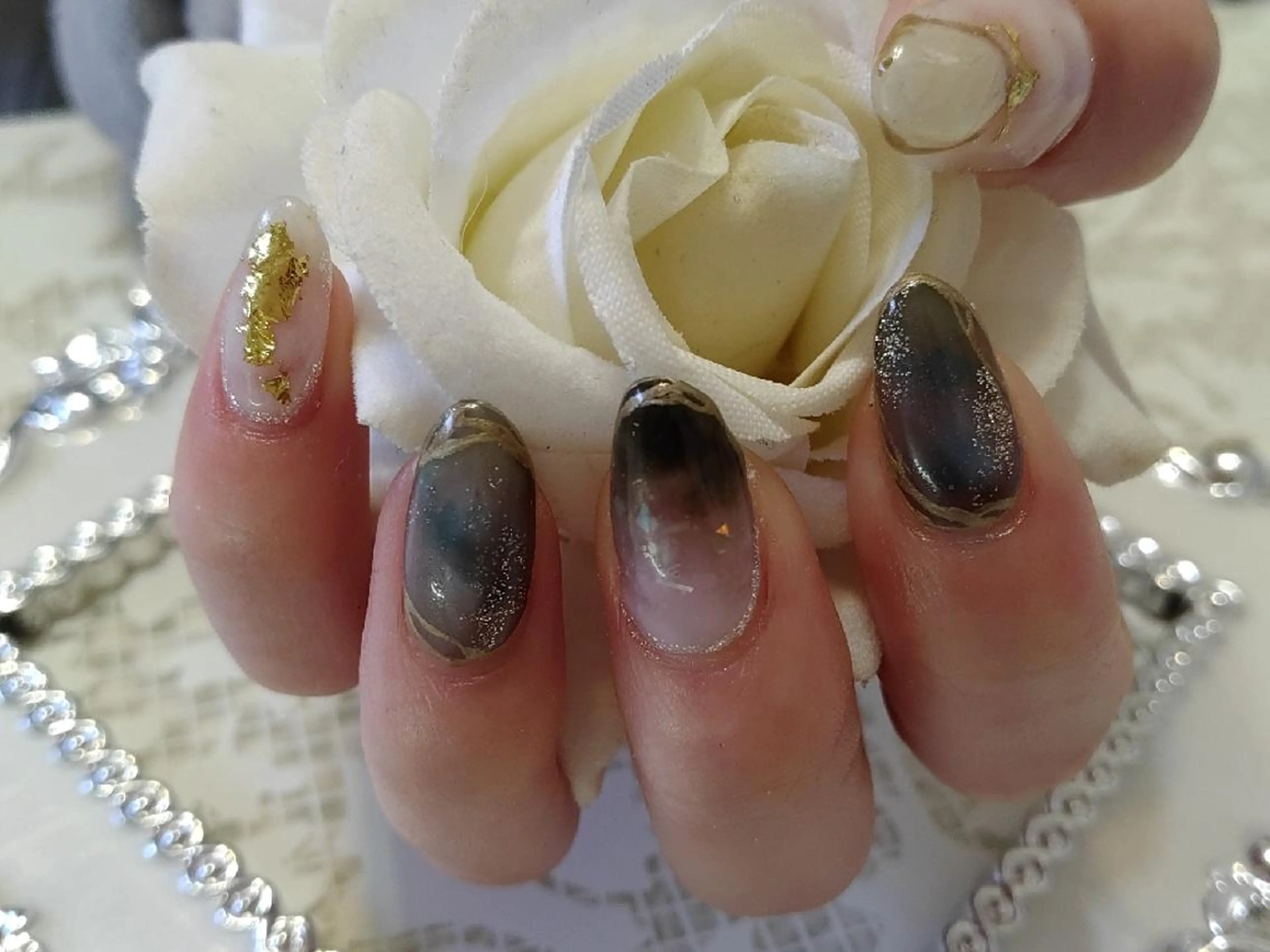 ネイル エステとネイル ローズコンフォートのネイルデザイン