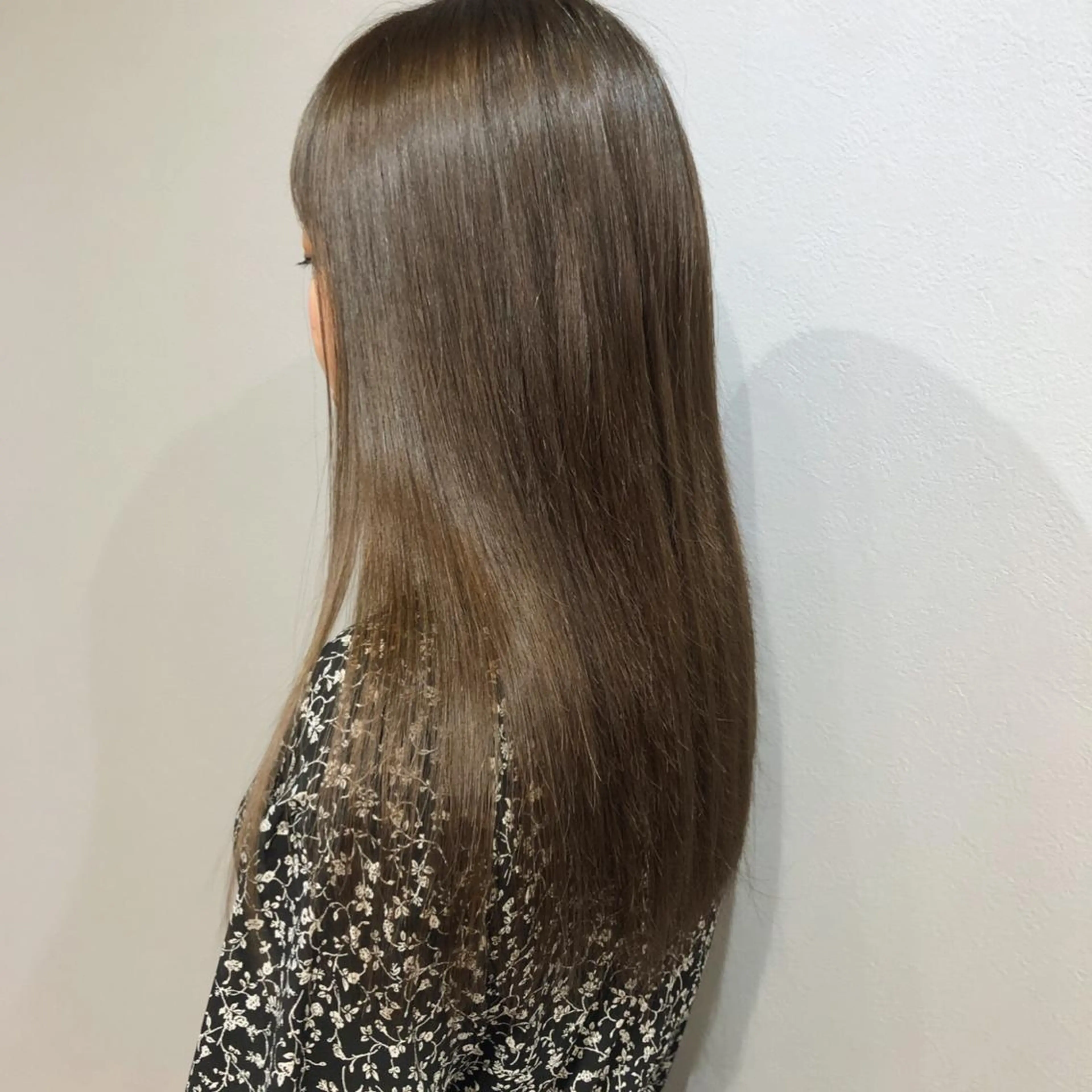 ロング カラー VIEWユリナ メイク/ カットのヘアスタイル