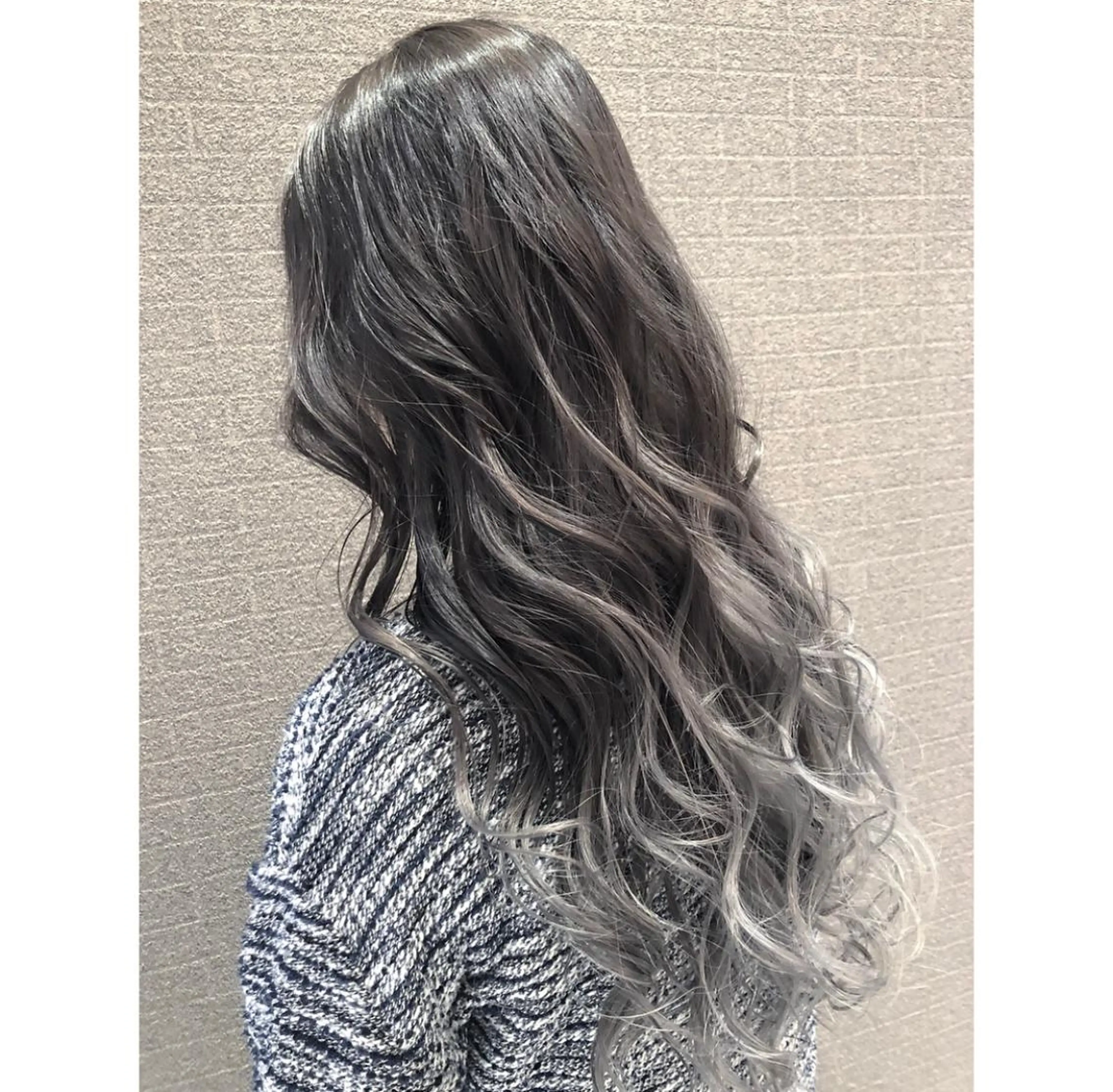 ロング カラー ヘアアレンジ バレイヤージュ デザインカラー グラデーションカラー ハイライトカラー ハイトーンカラー アンドウ ユウ/ レイヤーカット/韓国のヘアスタイル