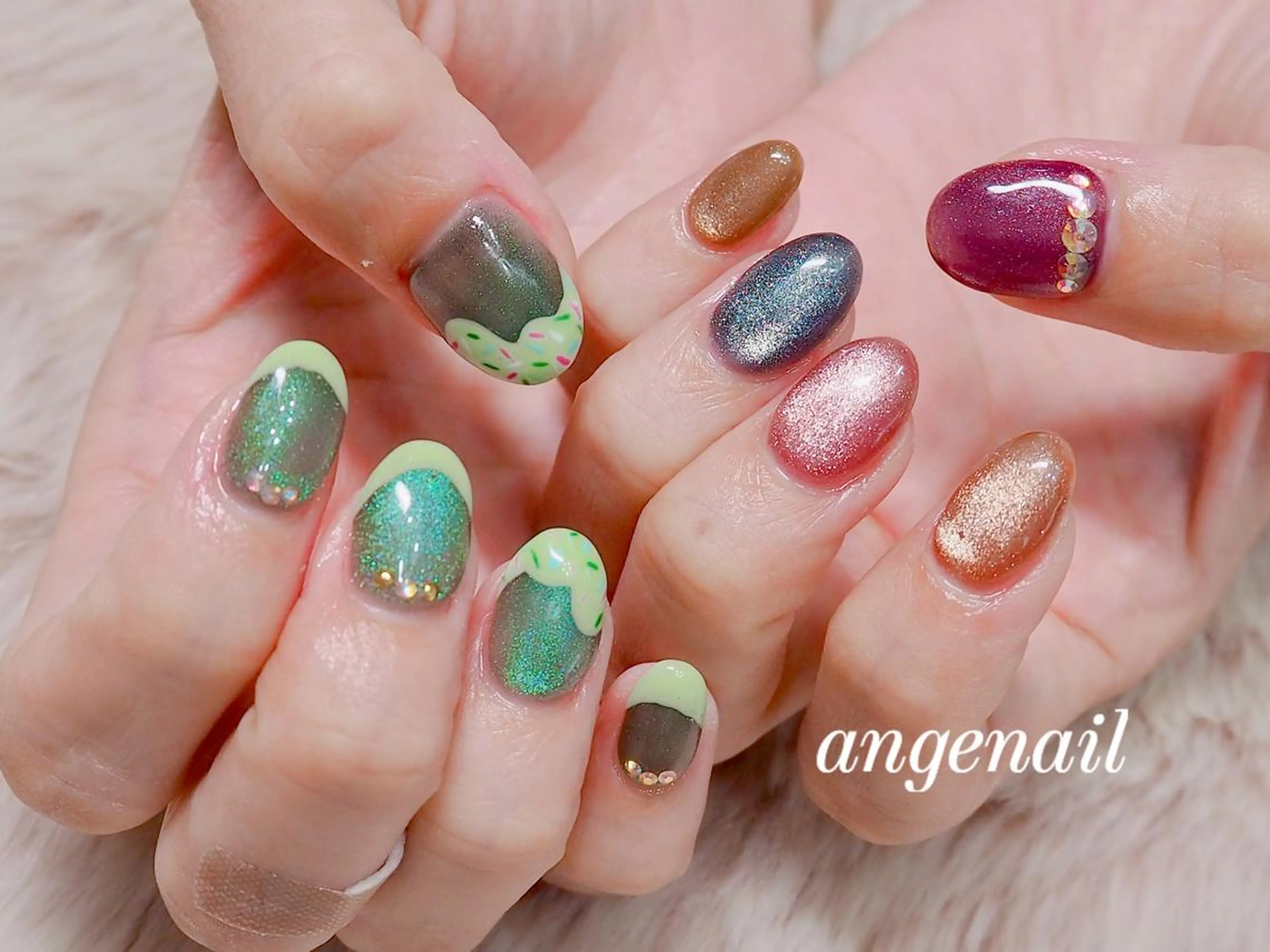 ネイル ハンドネイル オーナーネイリスト MAKIのネイルデザイン