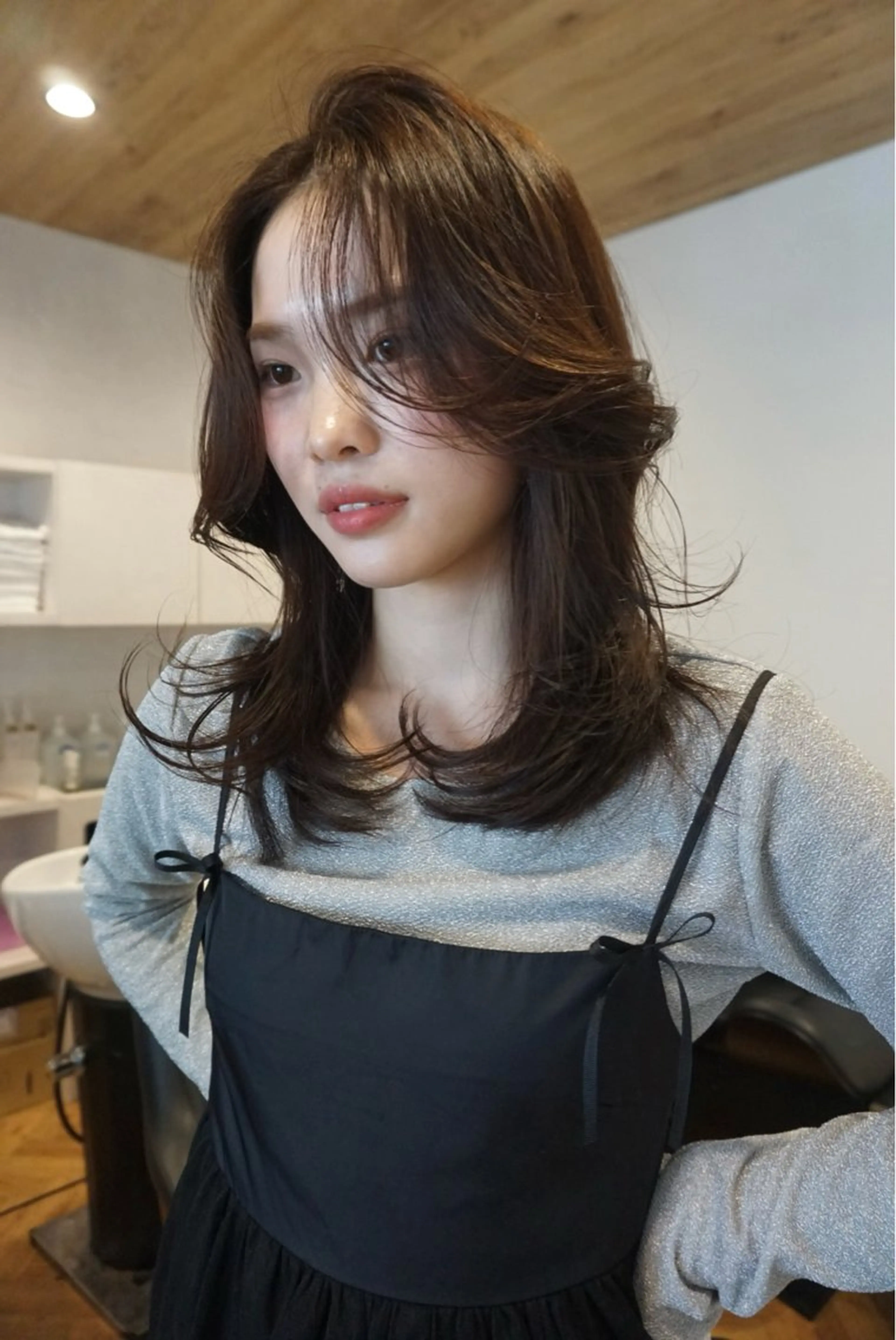 セミロング カラー ブラウンカラー ダークブラウン トリートメント カット ヘアカラー トリートメント DEAN栄店所属・湾系韓系レイヤー DEAN石川理子のヘアスタイル