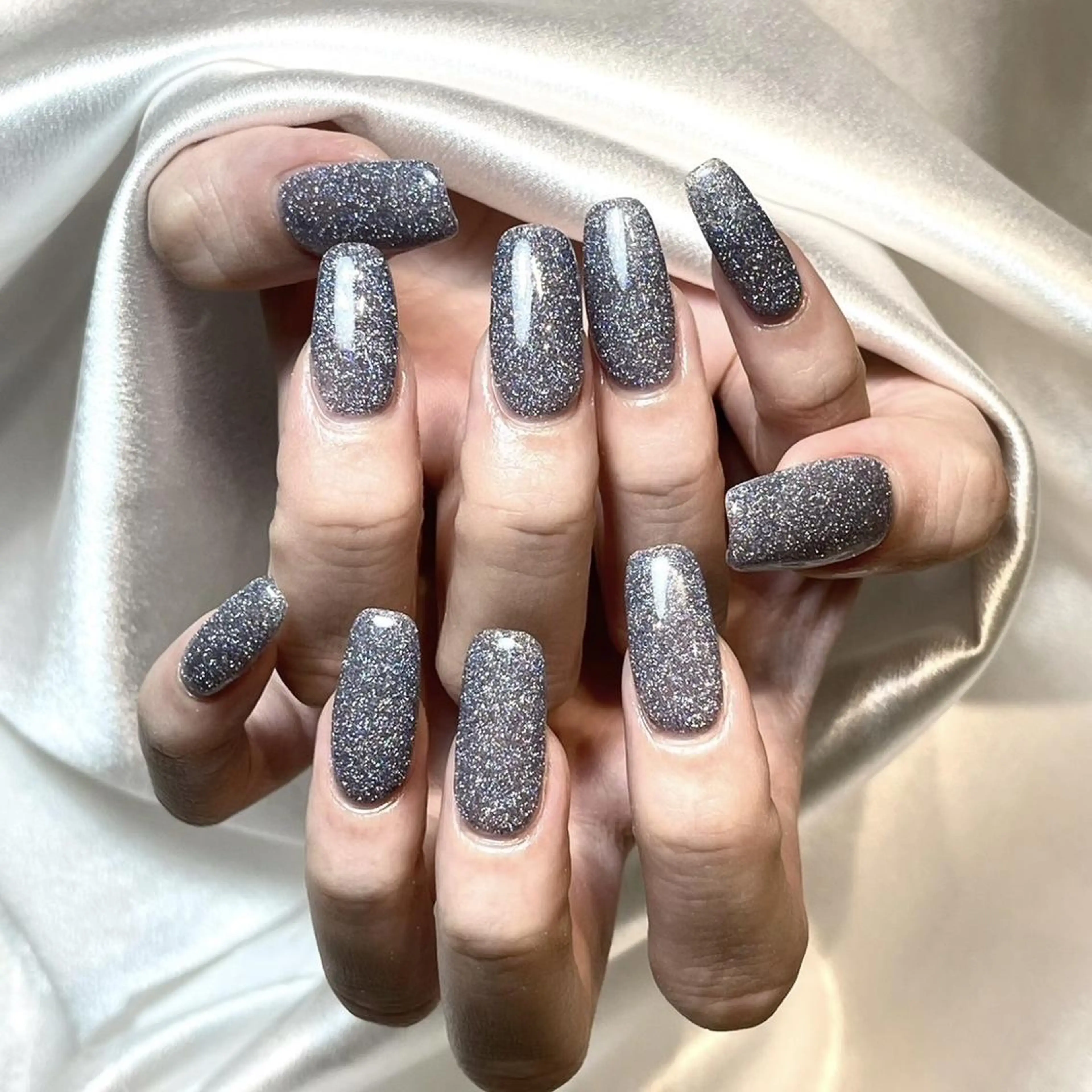 ネイル RAFFINE 月🦋🩵のネイルデザイン