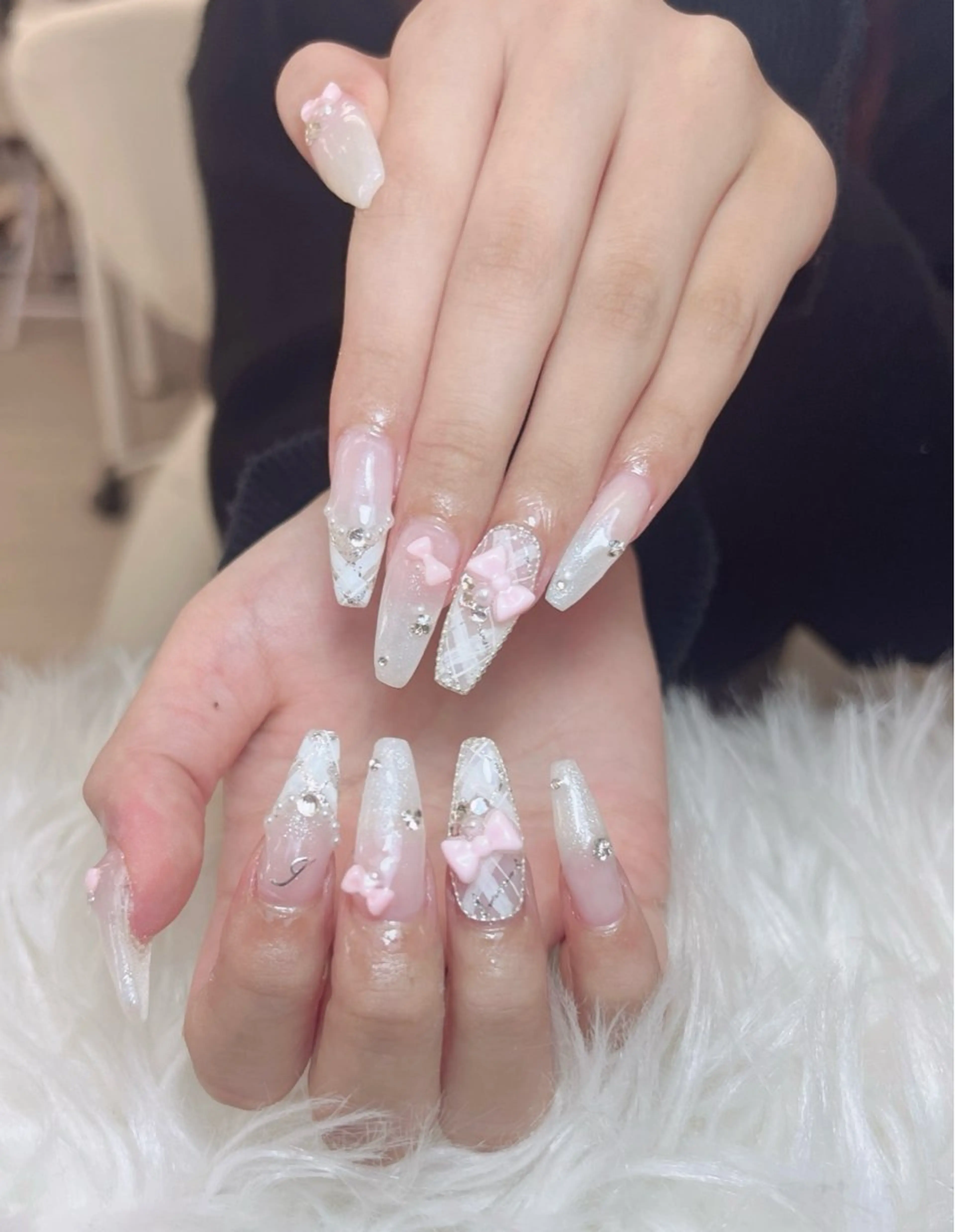 ネイル アートネイル オーロラネイル チークネイル 長さ出し フットネイル ハンドネイル フットネイル ハンドケア Noiranail_ studio川越西口のネイルデザイン