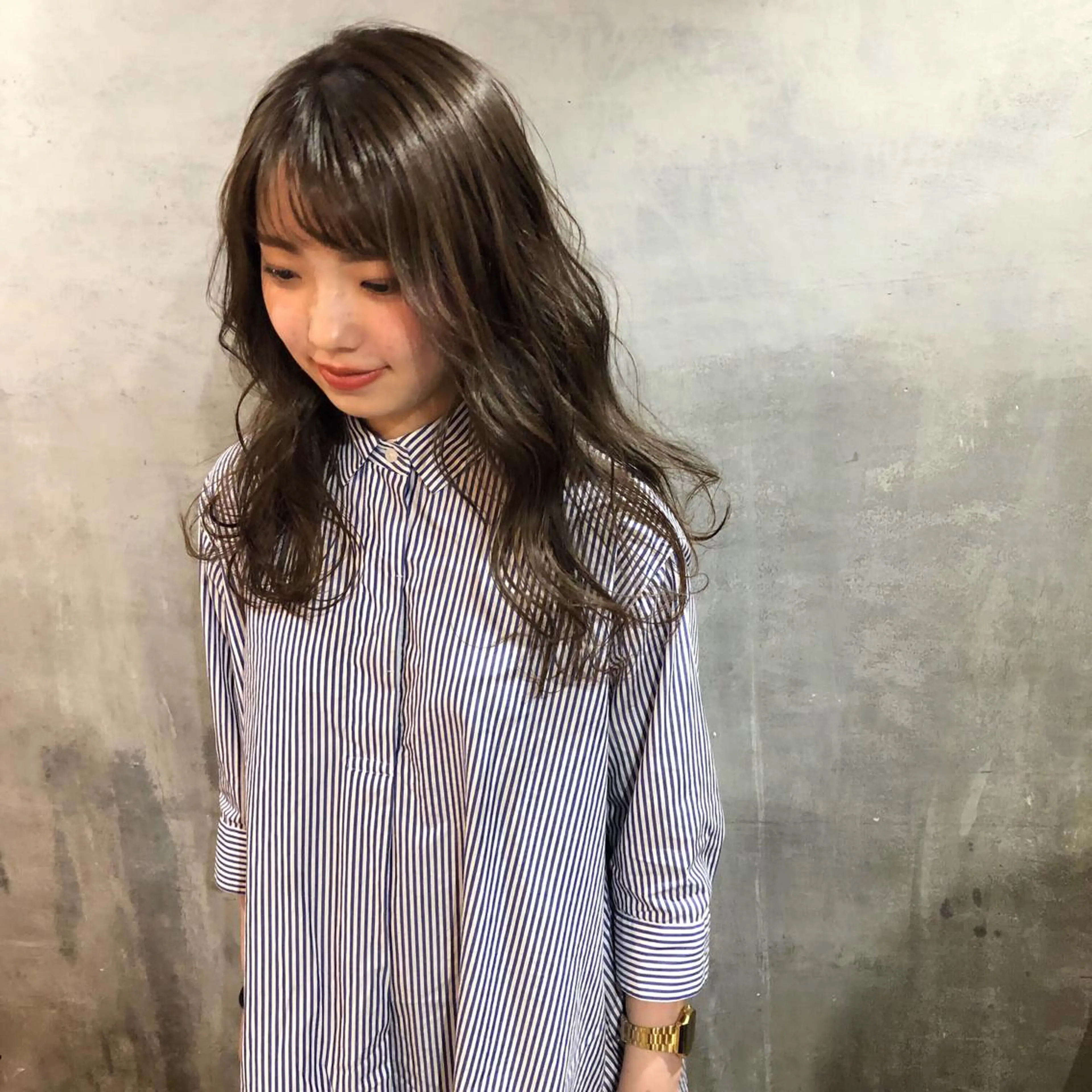 セミロング カラー グレージュ カーキグレージュ ヘアカラー ツキノキ ミナのヘアスタイル