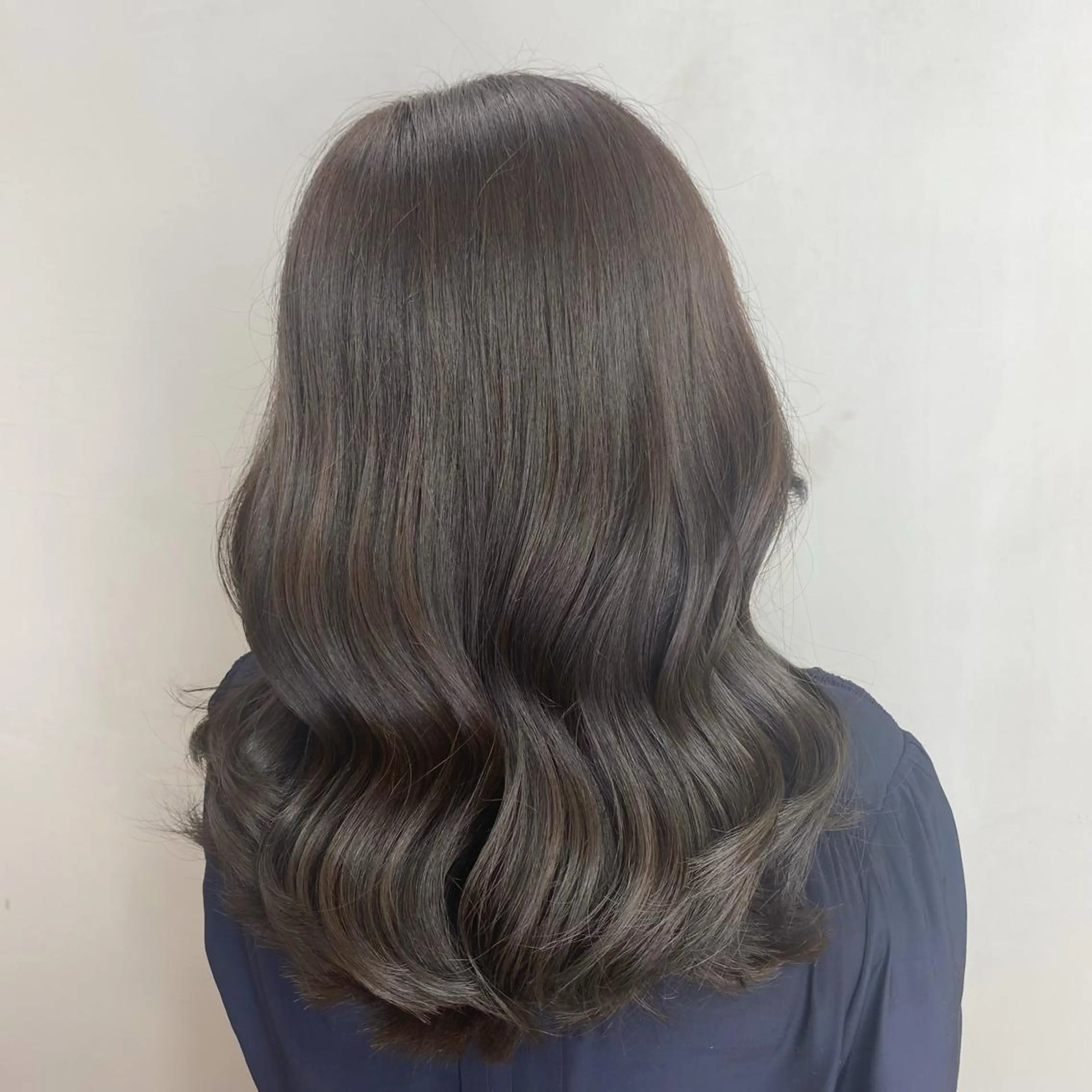 セミロング カラー 韓国風ヘア ヘアカラー トリートメント 🌟🍒ハイトーン 韓国ヘア/ユウミのヘアスタイル