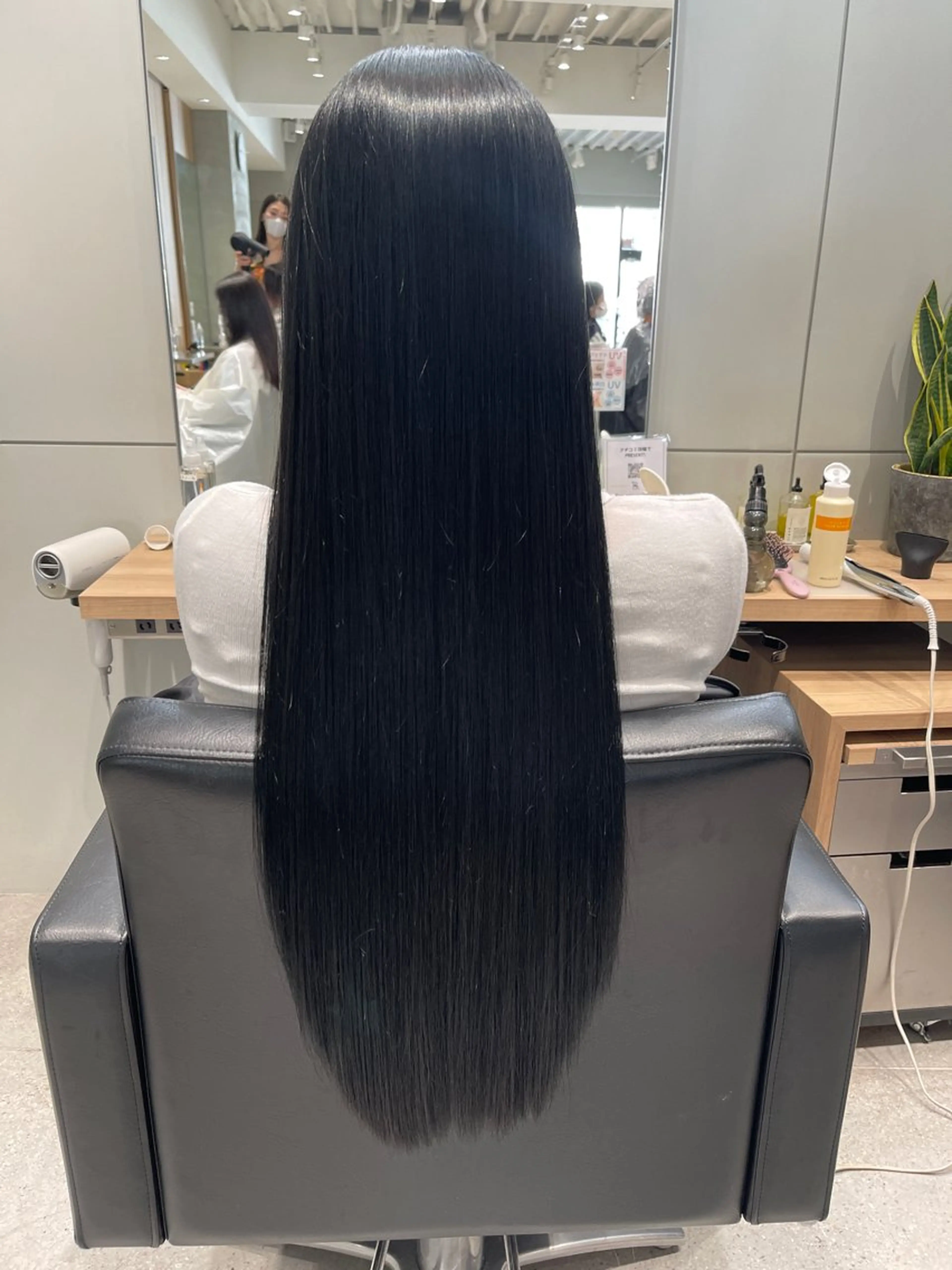 ロング MINX 髙田凜々子 艶髪/ハイトーンのヘアスタイル