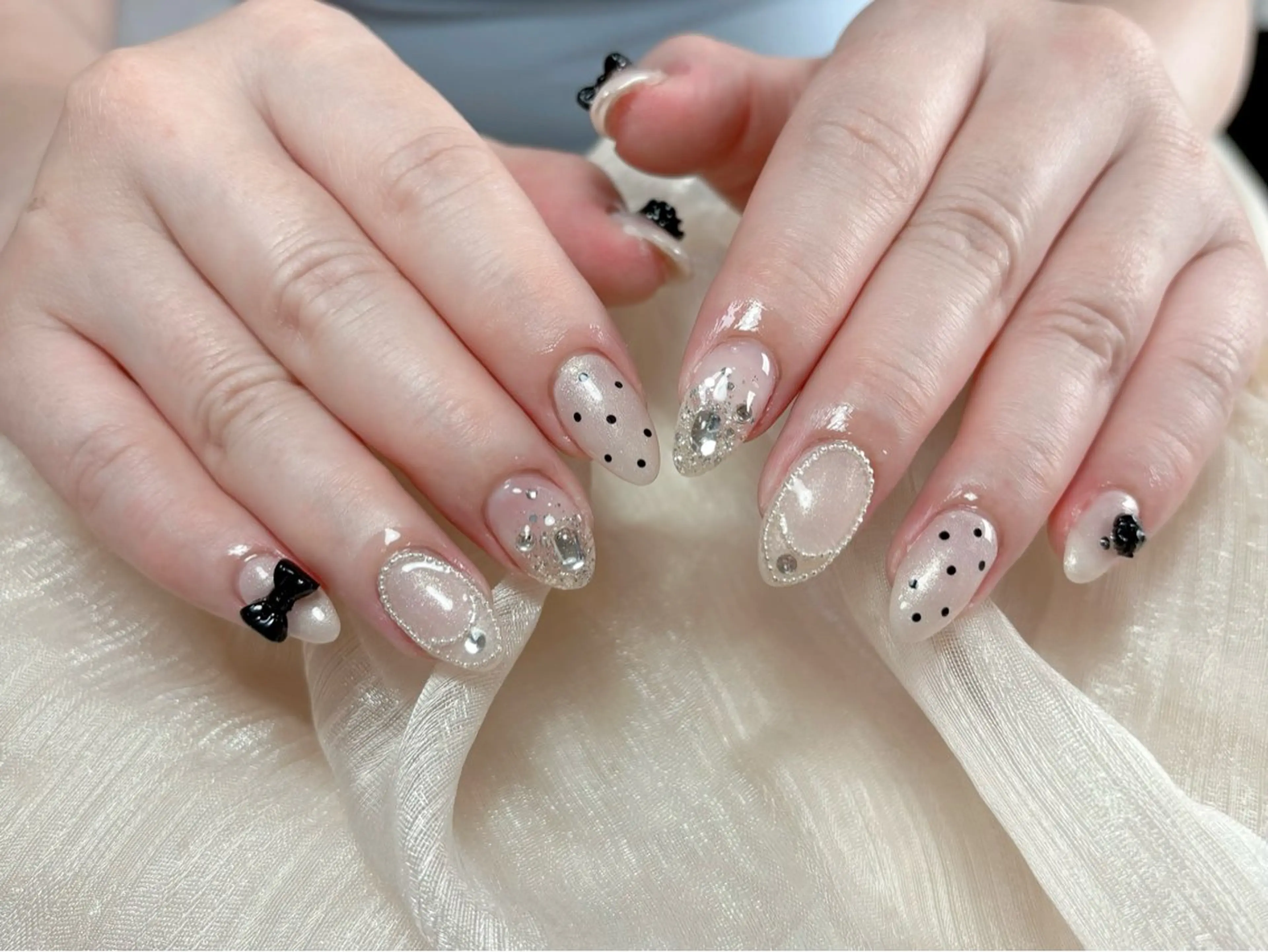 ネイル オーロラネイル チークネイル フレンチネイル ジェルネイル ガラスフレンチ ハンドネイル ハンドケア Nail Jolie所属・Nail Jolieのネイルデザイン