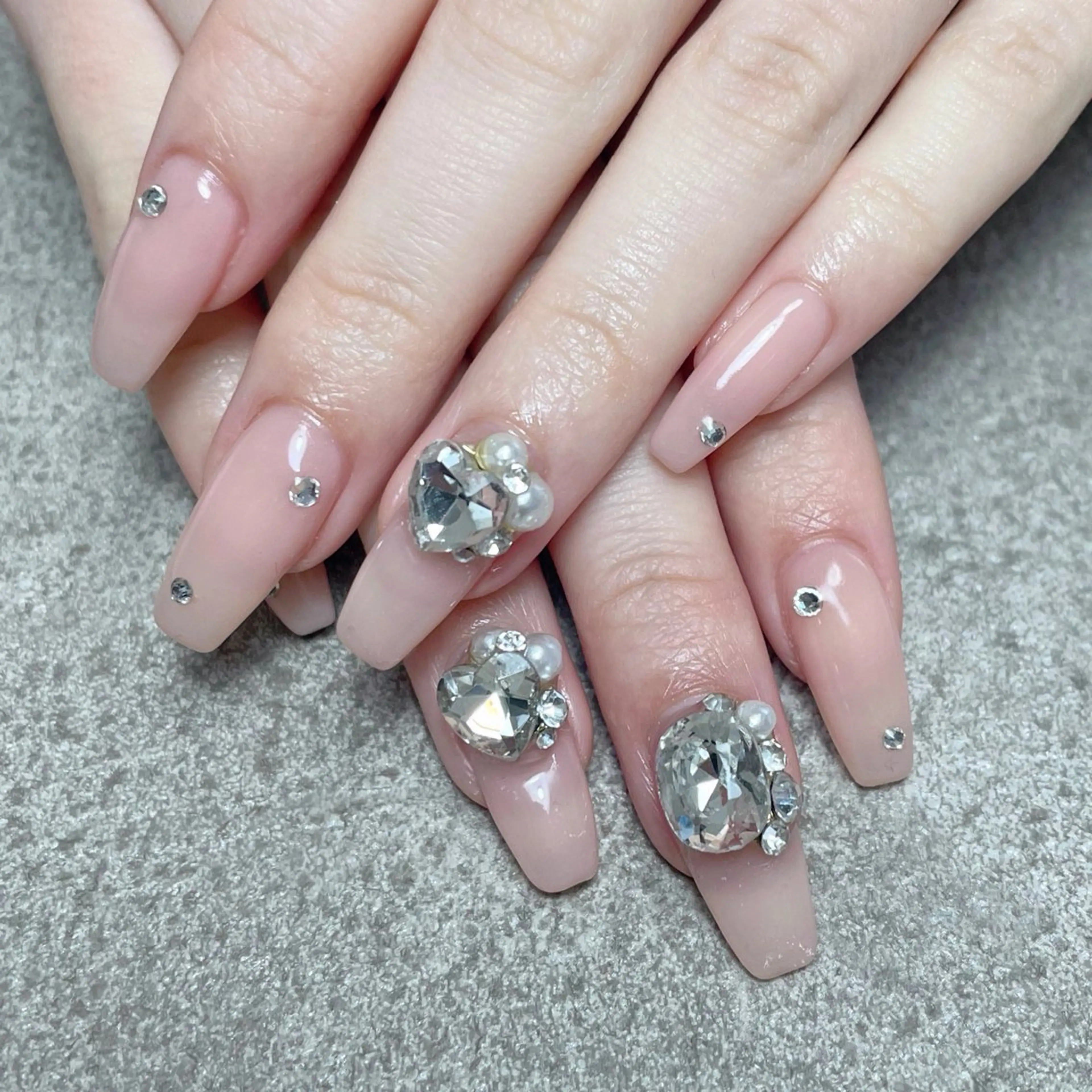ネイル ハンドネイル nailroom DIASOMNIAのネイルデザイン