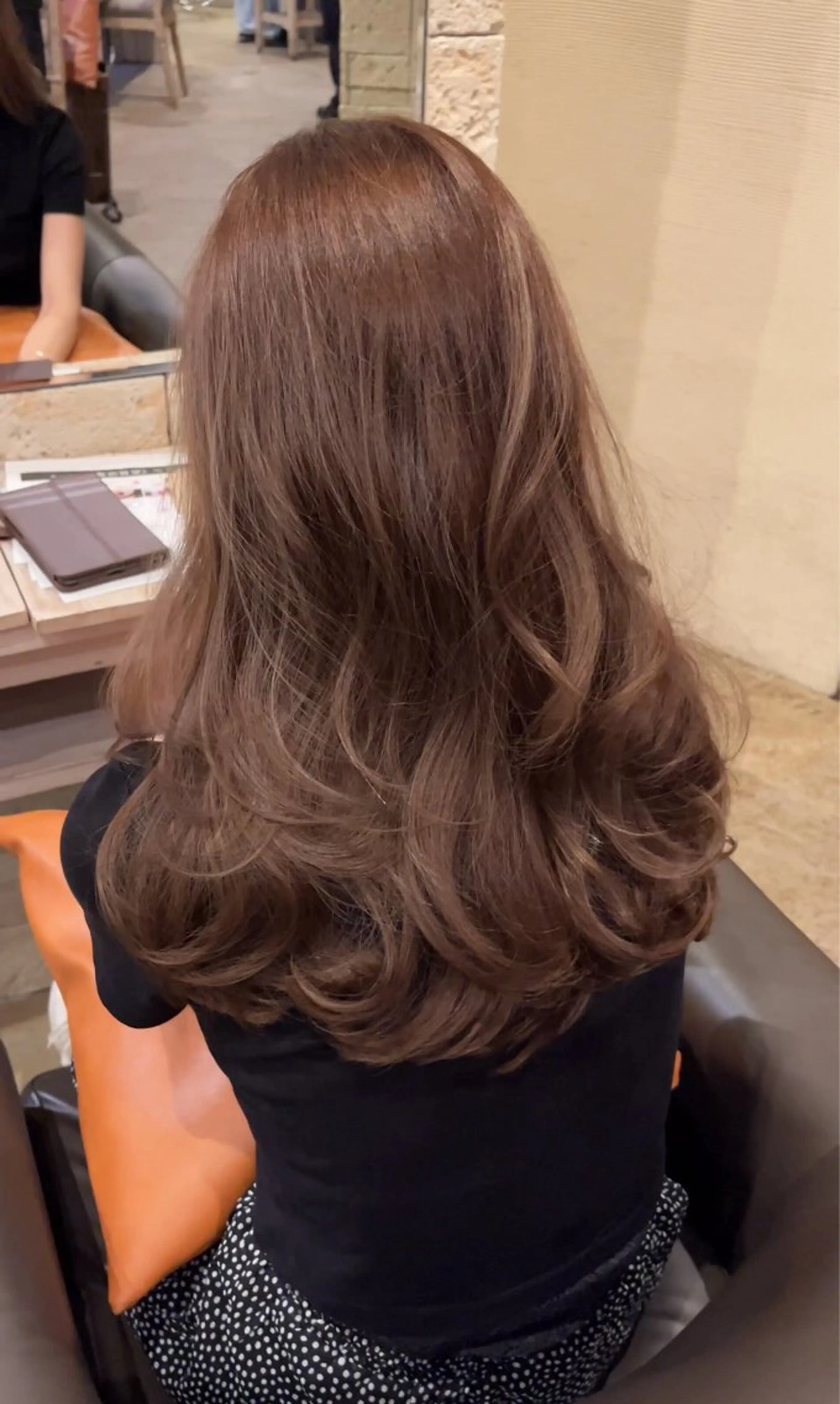 ロング カラー ベージュカラー パーマ/艶カラー/ 髪質改善/伊藤愛麻のヘアスタイル