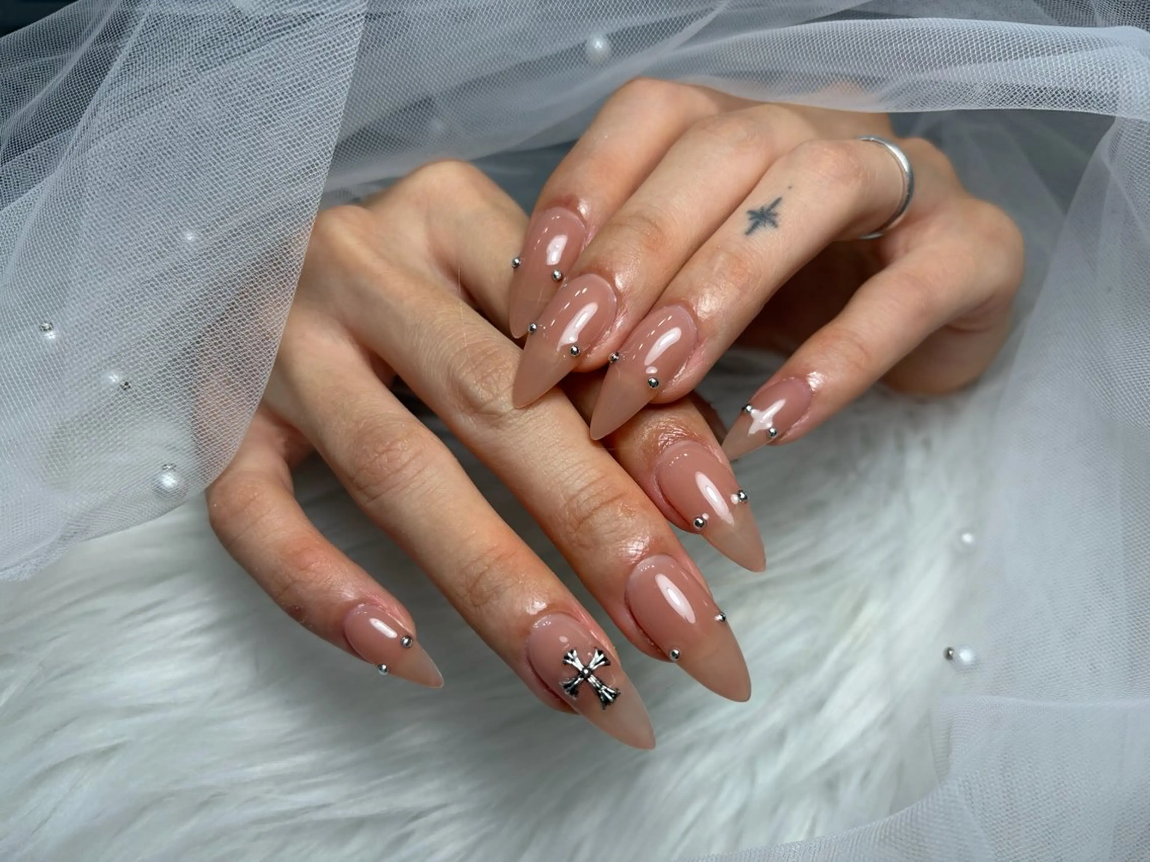 ネイル アートネイル 長さ出し ジェルネイル マグネットネイル ニュアンスネイル ハンドネイル Cloudy Chan Nailのネイルデザイン