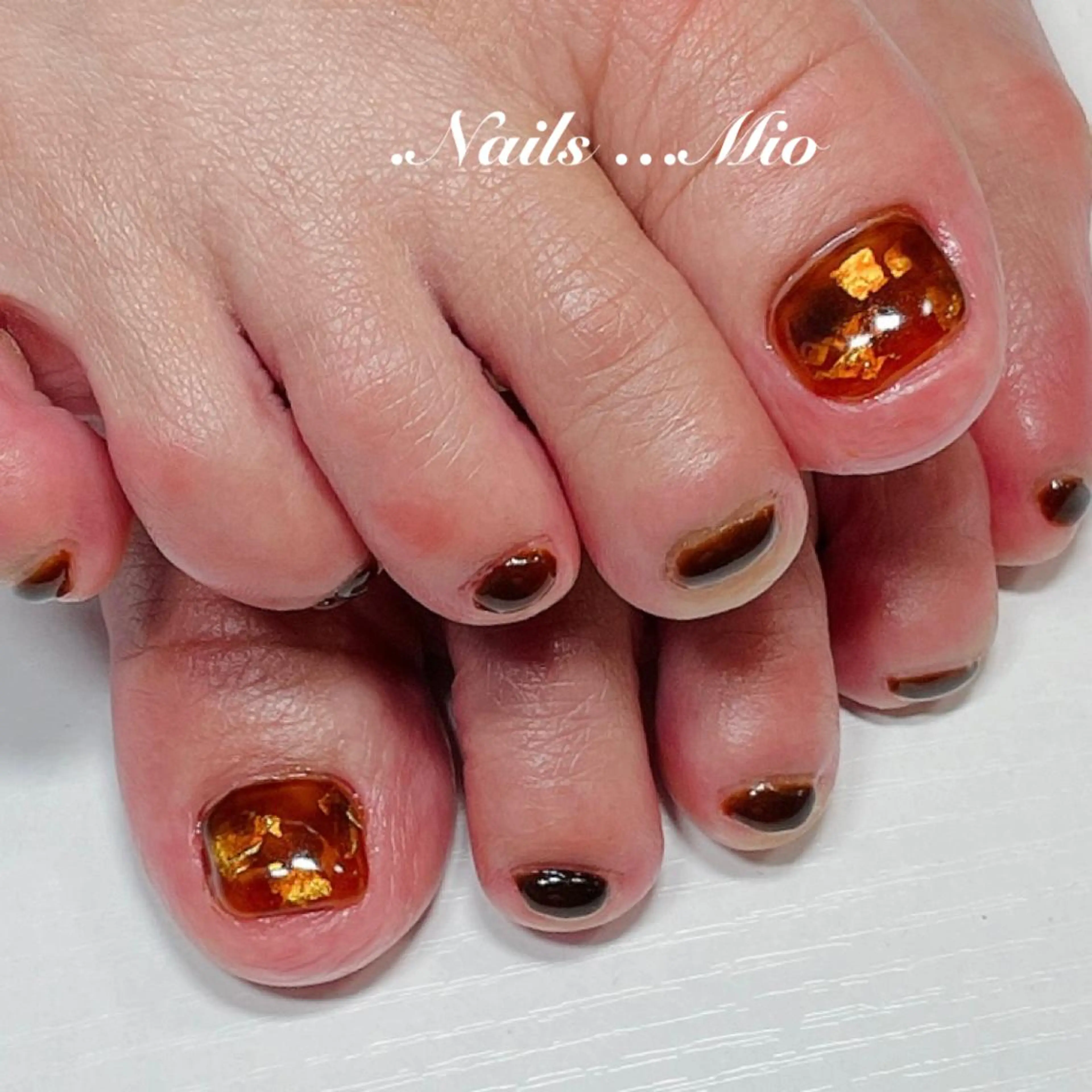 ネイル べっ甲ネイル フットネイル ジェルネイル .Nails Mio 赤羽西ネイルサロンのネイルデザイン