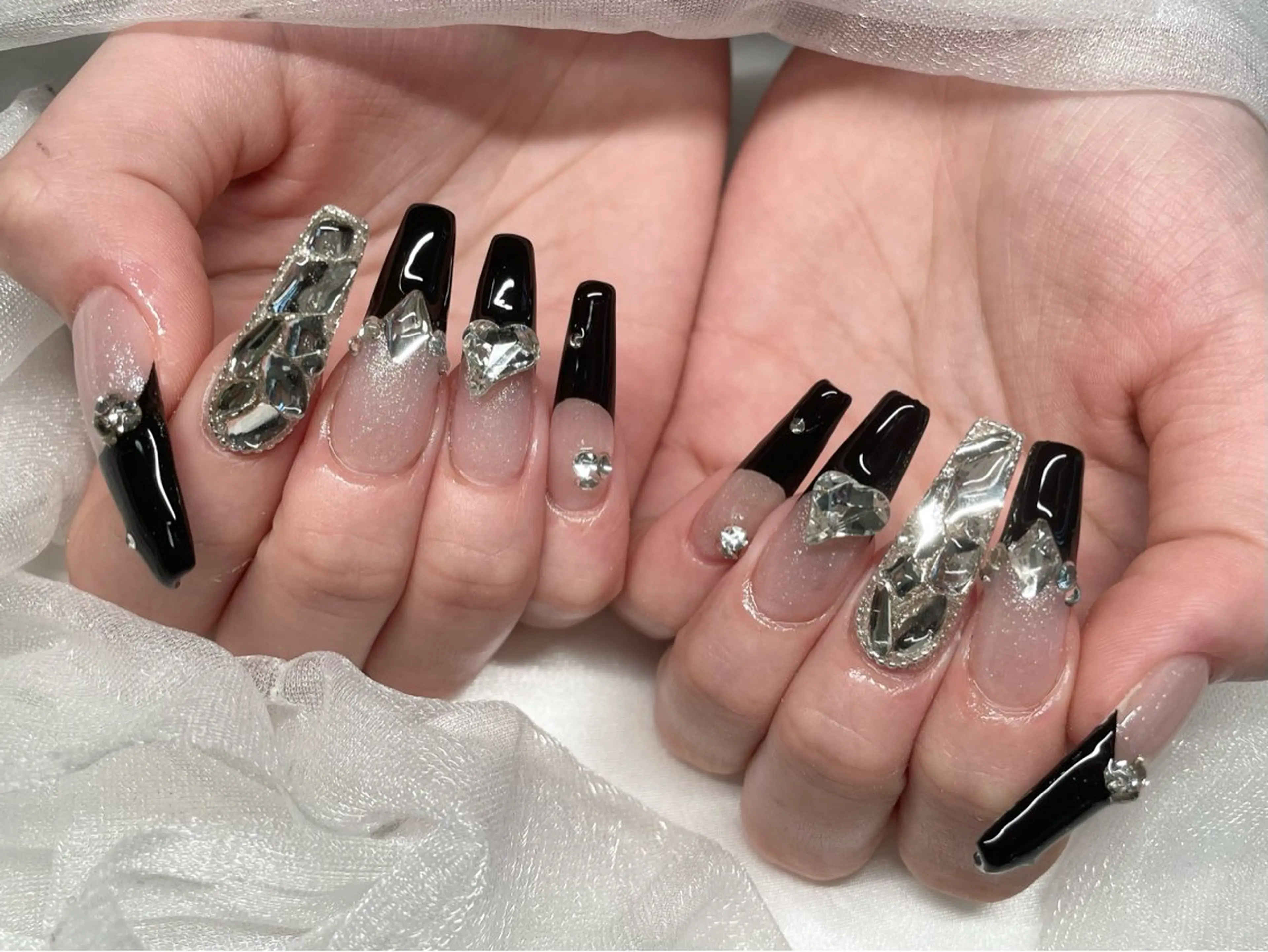 ネイル Roi〈ロワ〉 Minakoのネイルデザイン