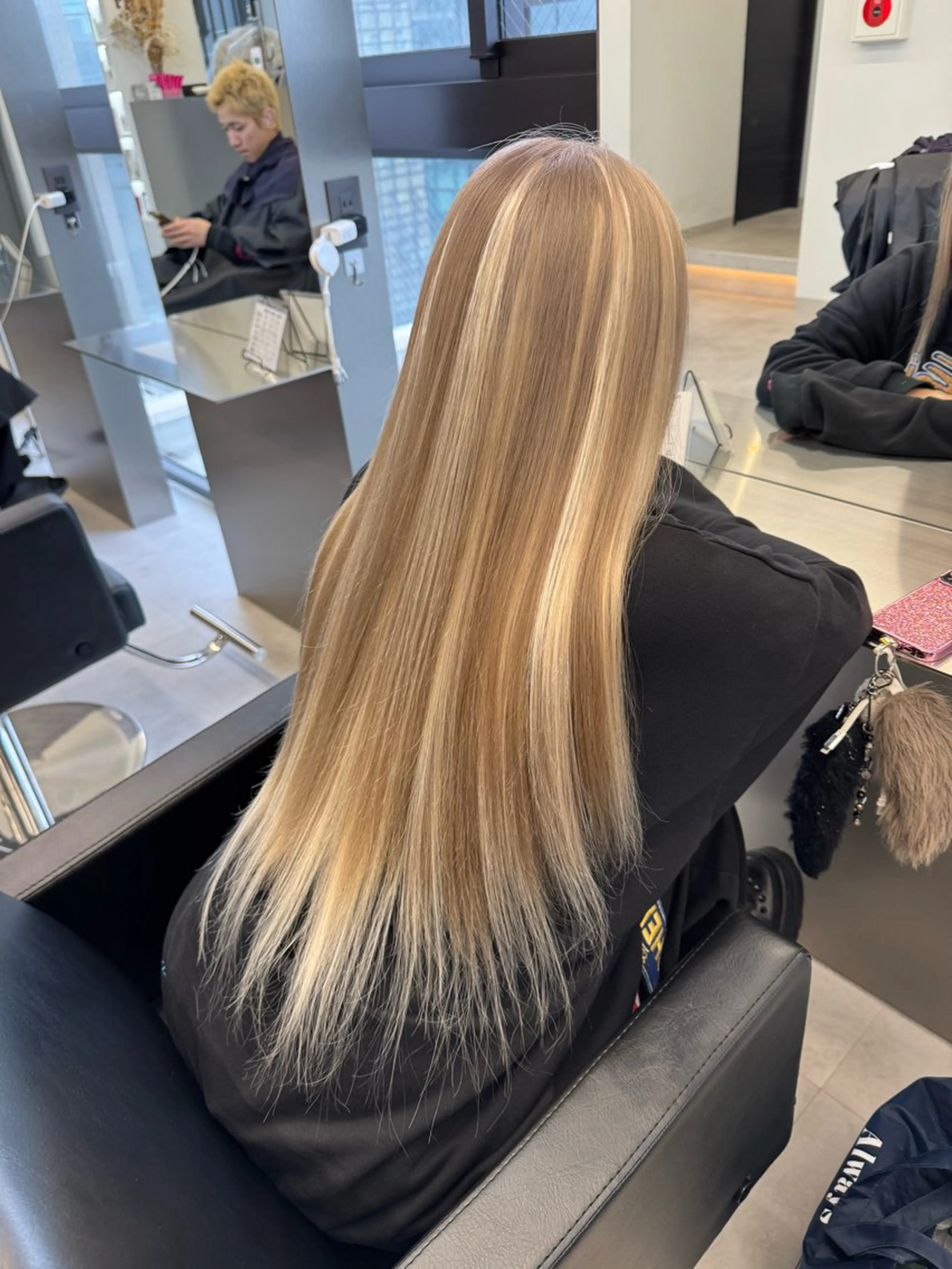 ロング カラー ベージュカラー ブリーチ ミルクティーベージュ エクステ ヘアカラー エクステ エクステ/ハイトーン /透明感/KENTAのヘアスタイル