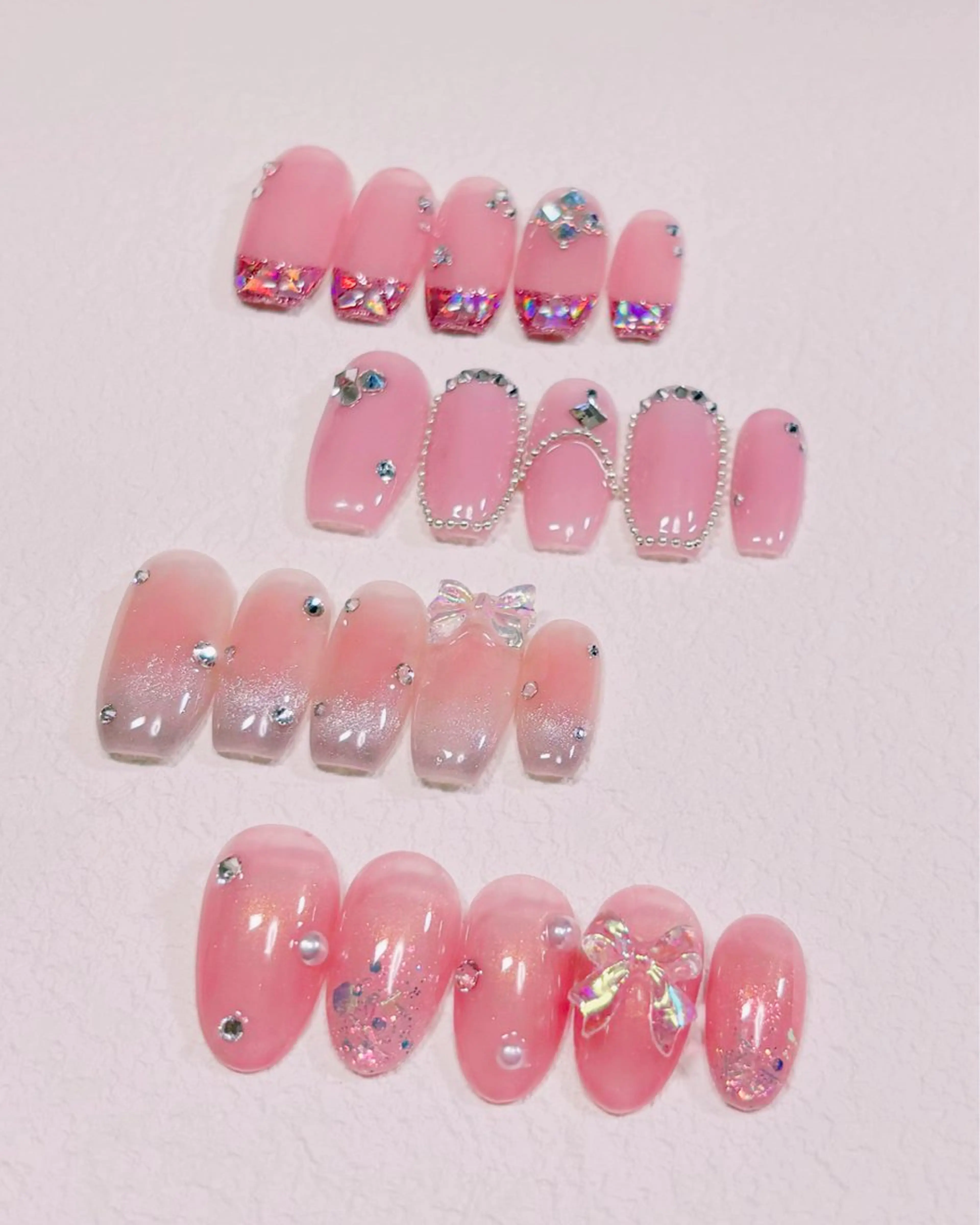 ネイル オーロラネイル チークネイル フレンチネイル ガラスフレンチ マグネットネイル ハンドネイル ネイルサロン アティロン所属・ネイルサロン アティロンのネイルデザイン