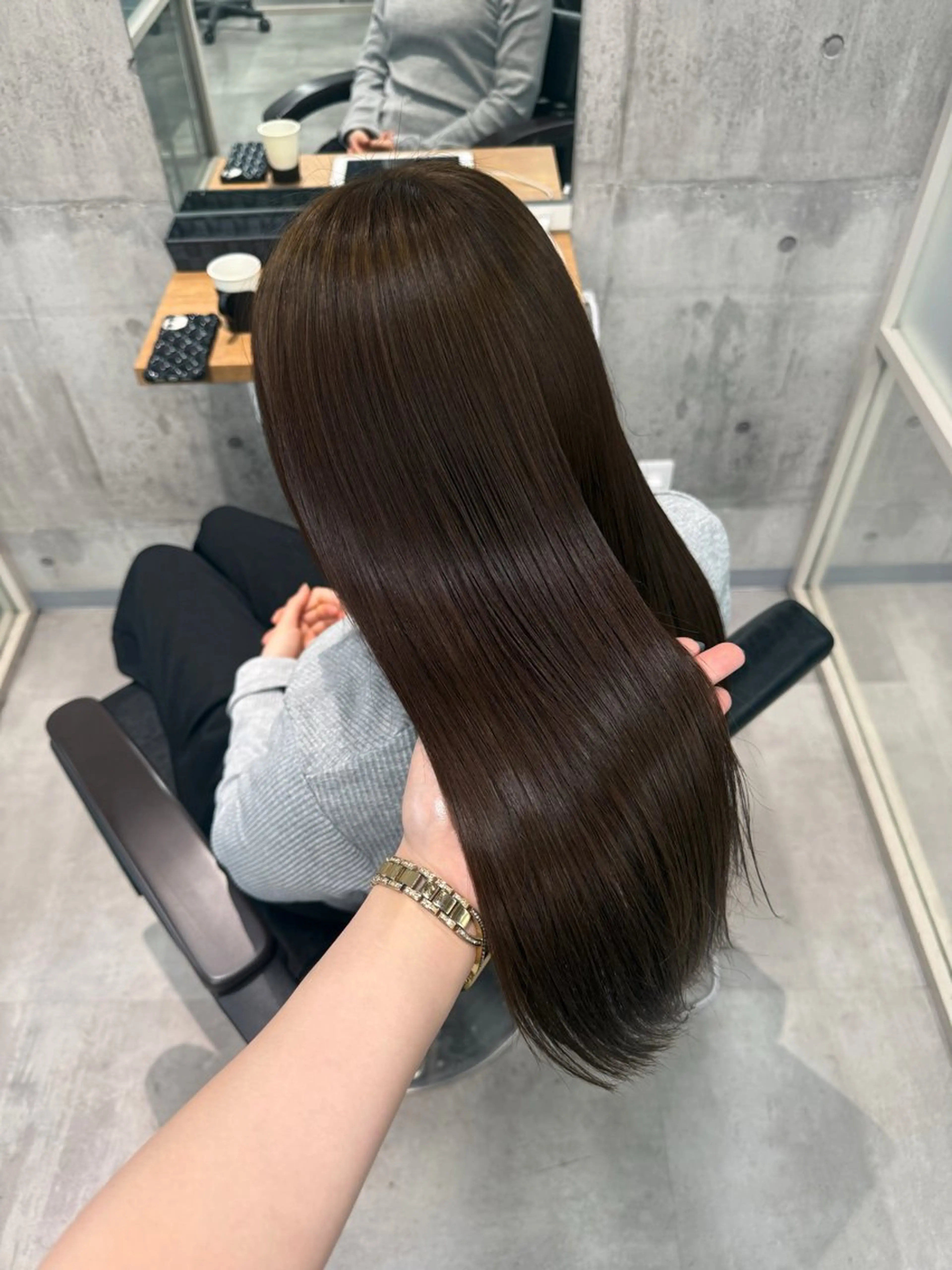 ロング ayano /レイヤー/艶カラーのヘアスタイル