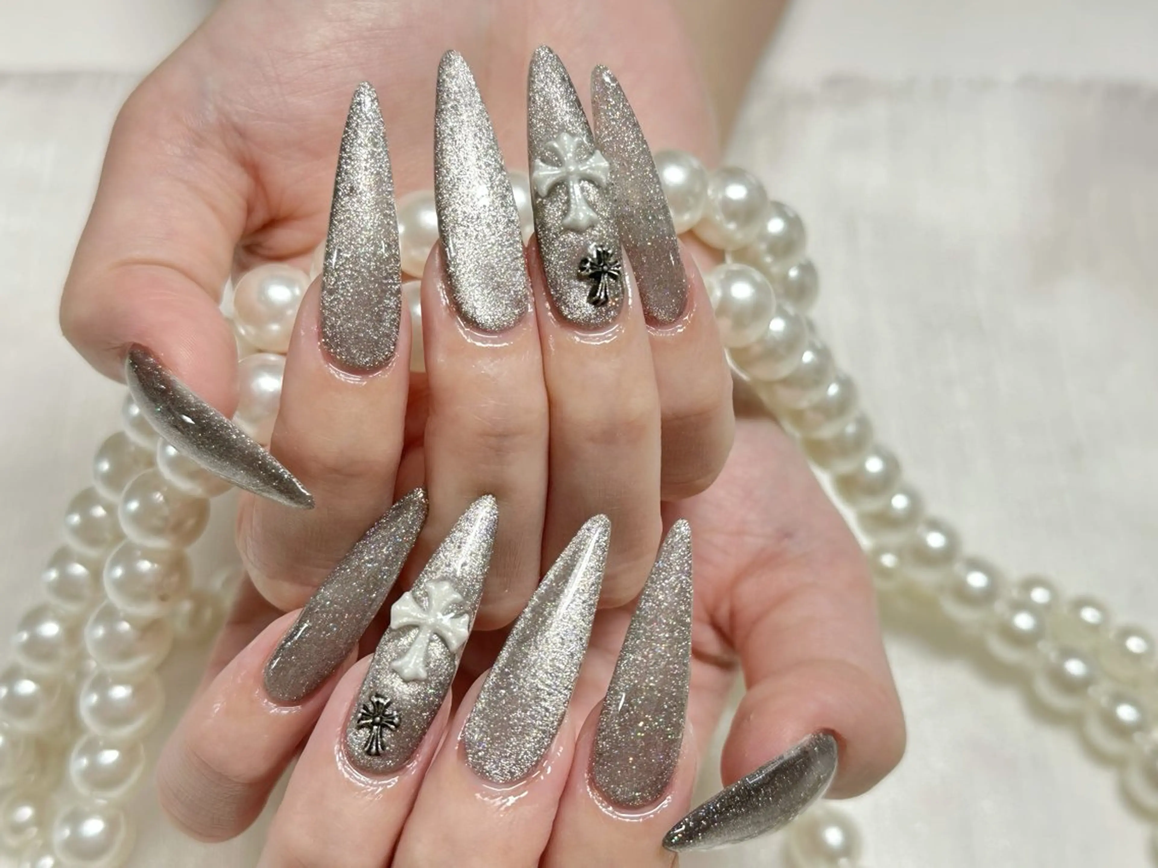 ネイル オーロラネイル 長さ出し フレンチネイル ガーリー キラキラネイル RIn 🎀のネイルデザイン