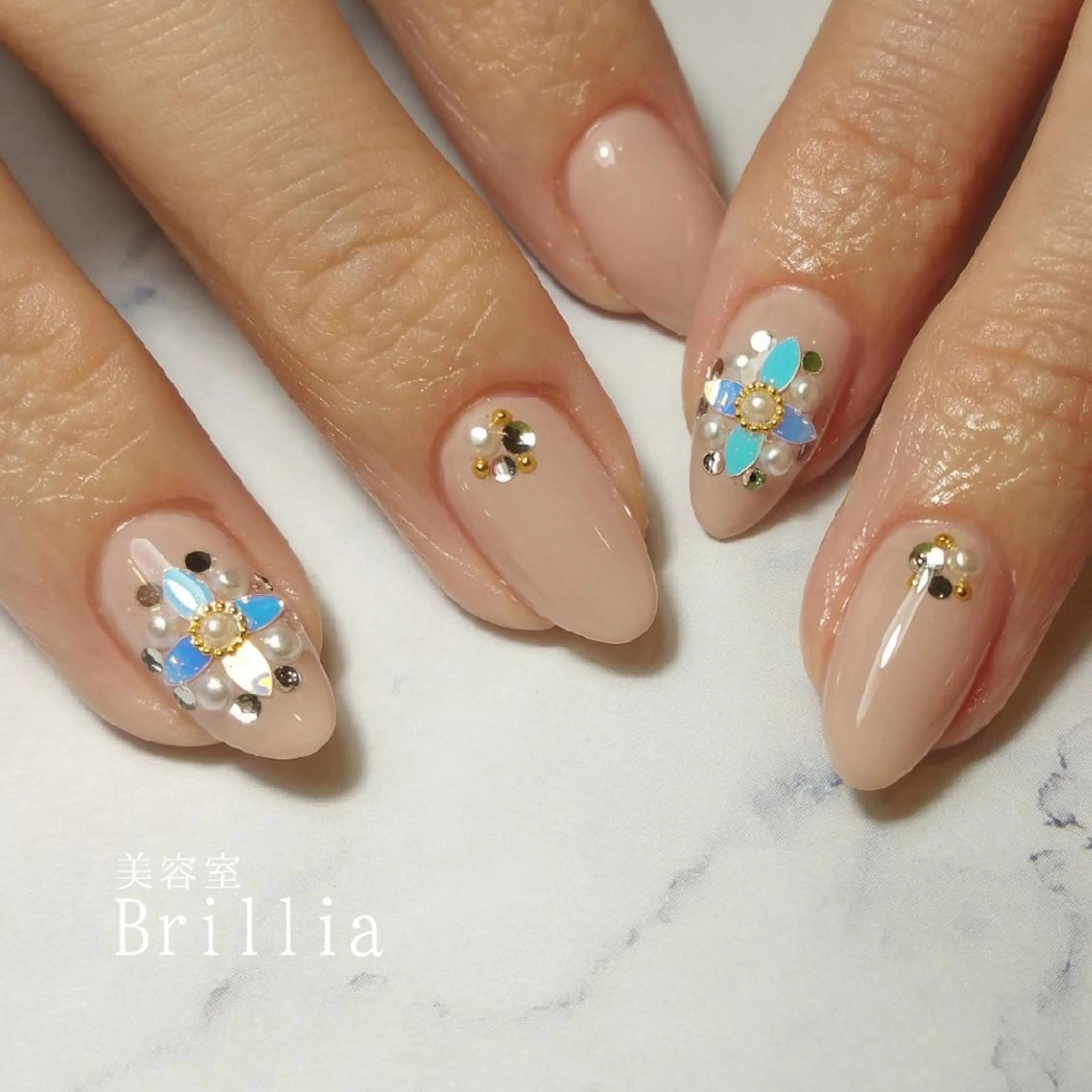 ネイル ハンドネイル 柴田 彩のネイルデザイン