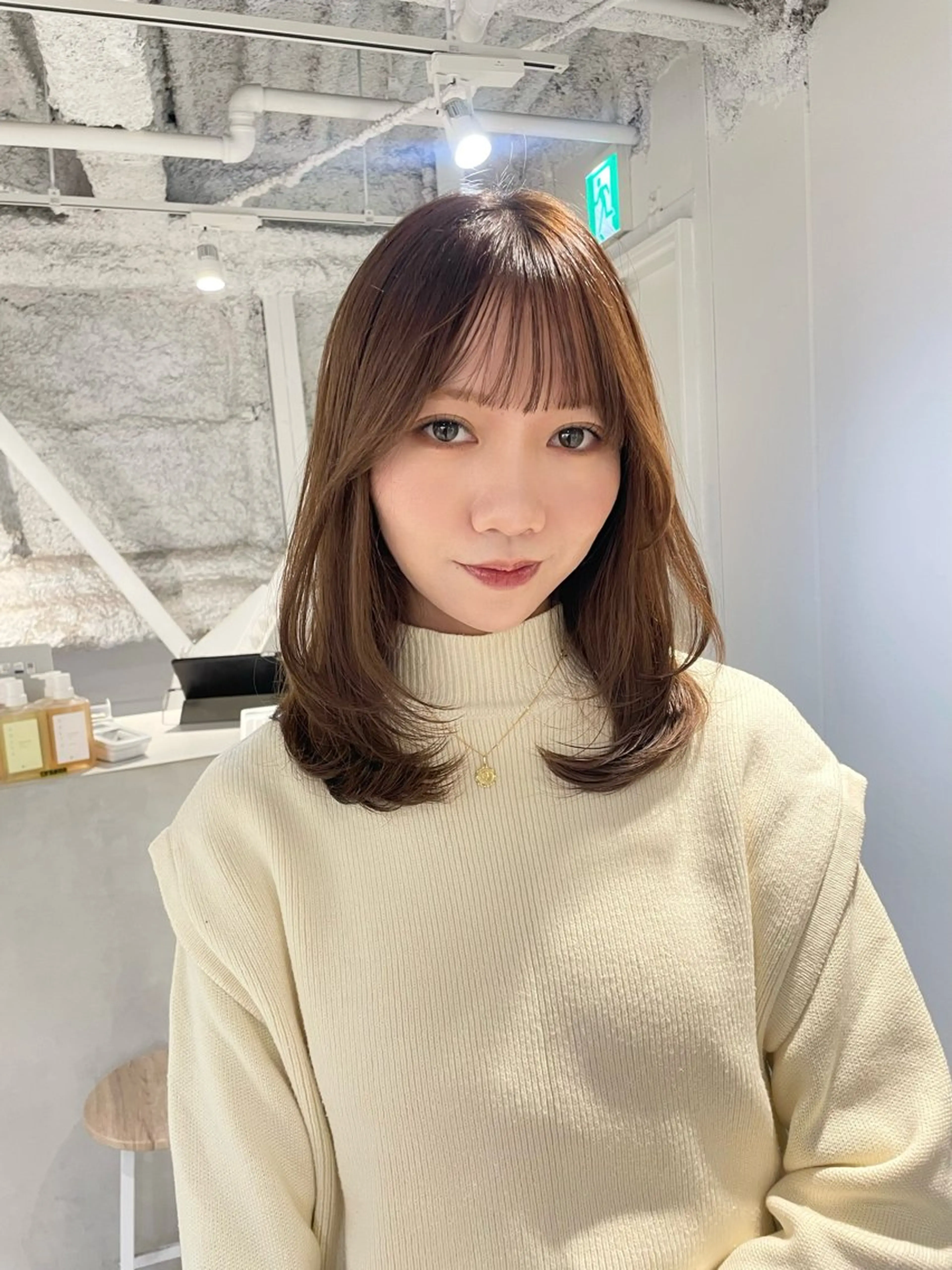 ミディアム カット ヘアカラー SAKI 新宿のヘアスタイル