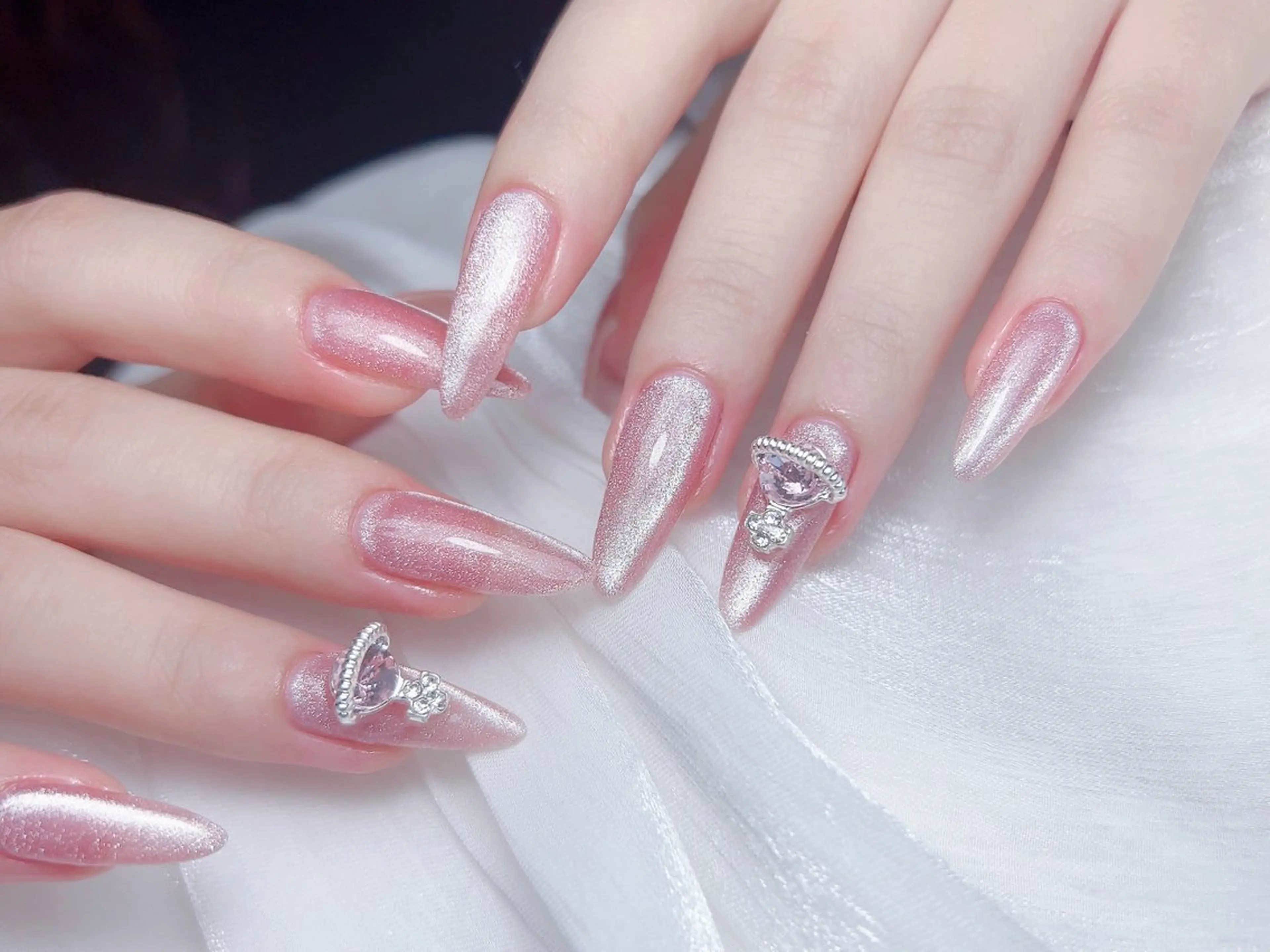 ネイル 🎀M nails✨ ビューティーのネイルデザイン