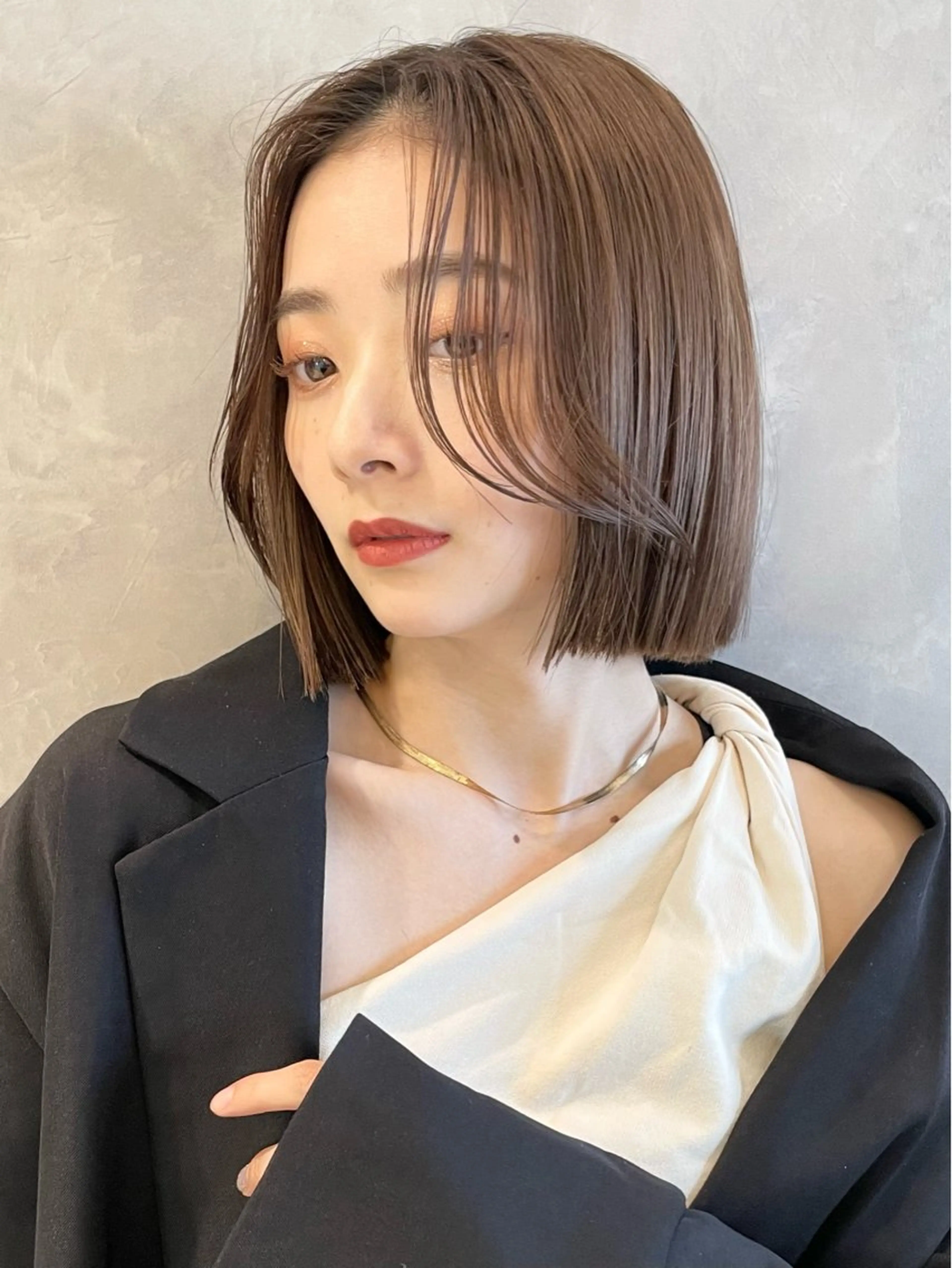 ミディアム 切りっぱなしボブ ワンレンボブ ショートボブ ボブ くびれヘア ボブ/デザインカラー /表参道/新井美有紀のヘアスタイル