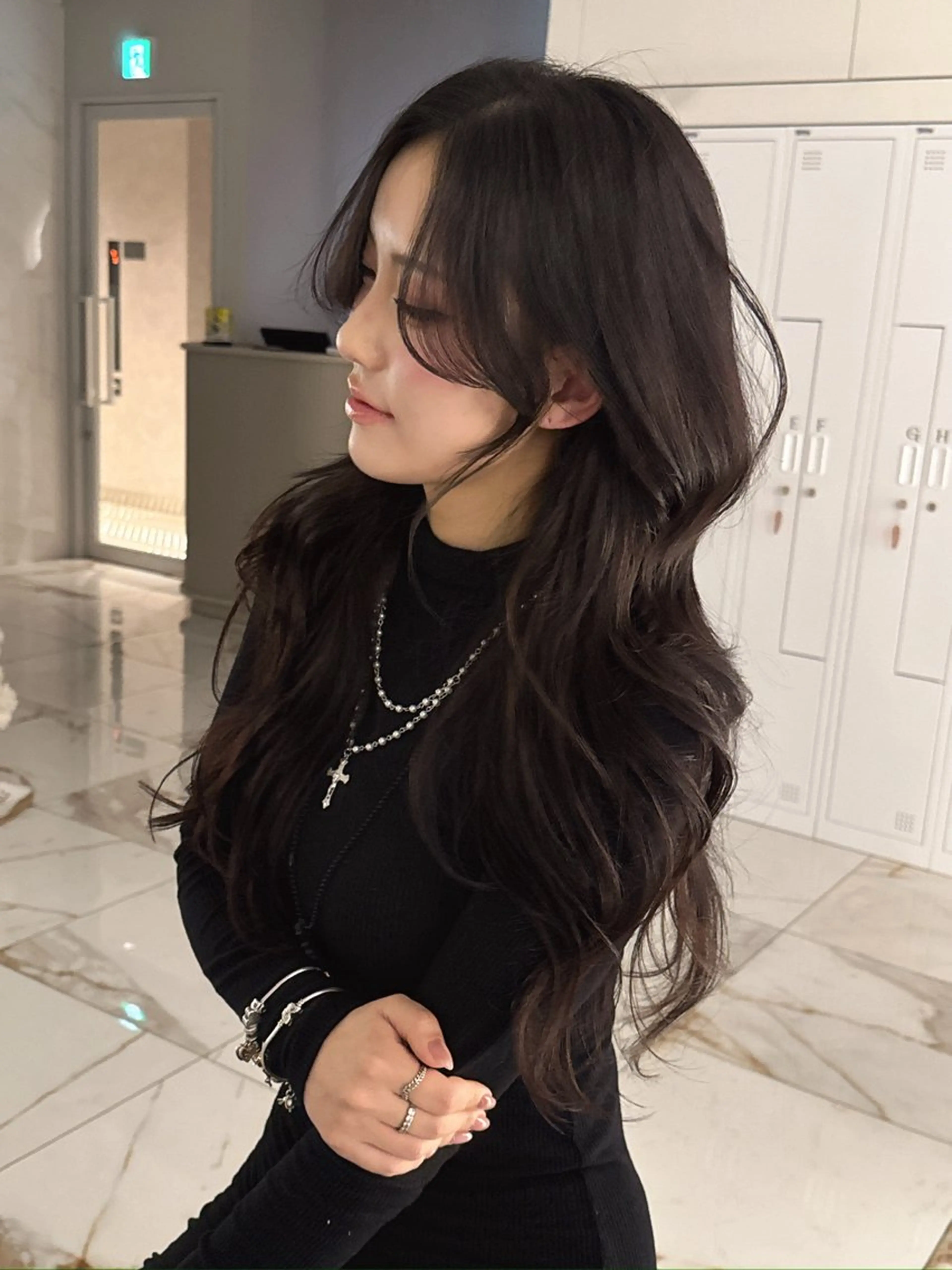 ロング kiti SAKAE所属・福間克徳/顔まわり /レイヤーカットのヘアスタイル